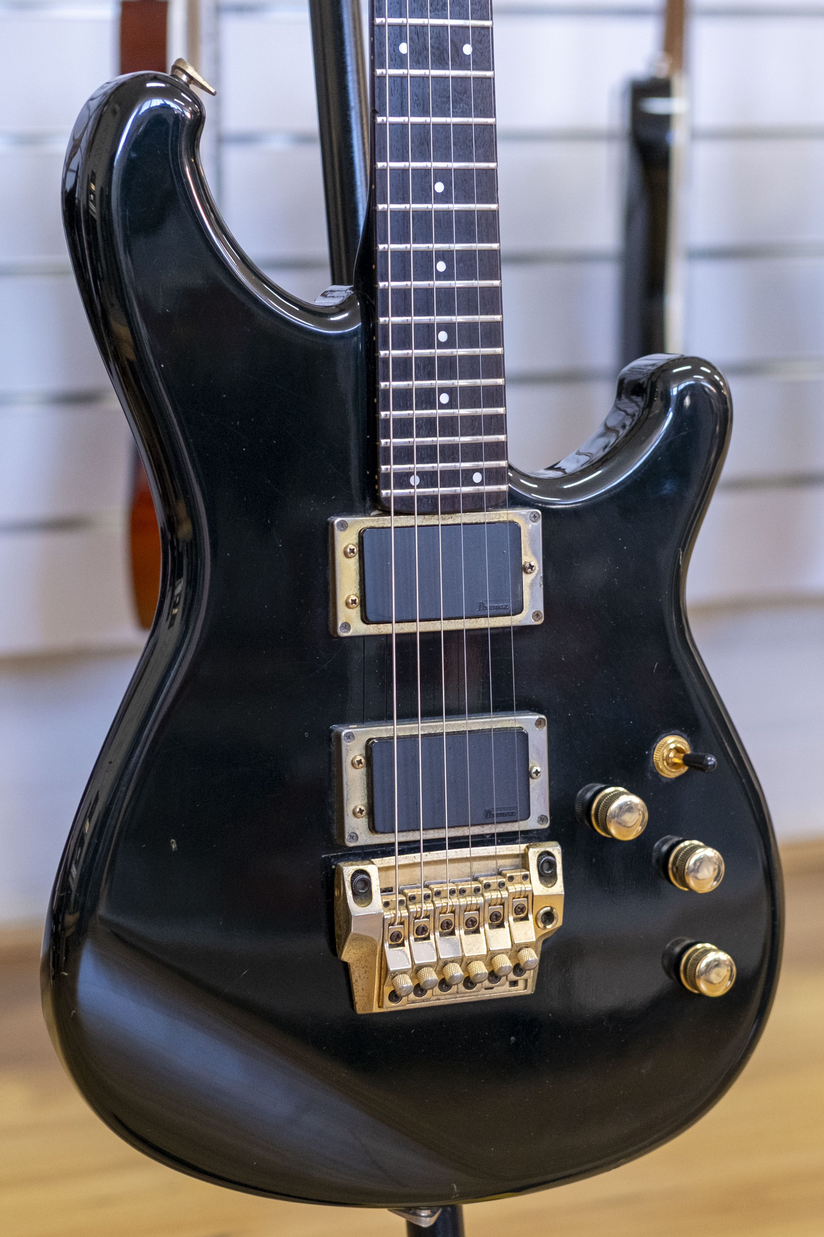 Ibanez RS520 Roadstar II Deluxe Electric Guitar (Black) (Pre-Owned, 1984 MIJ)