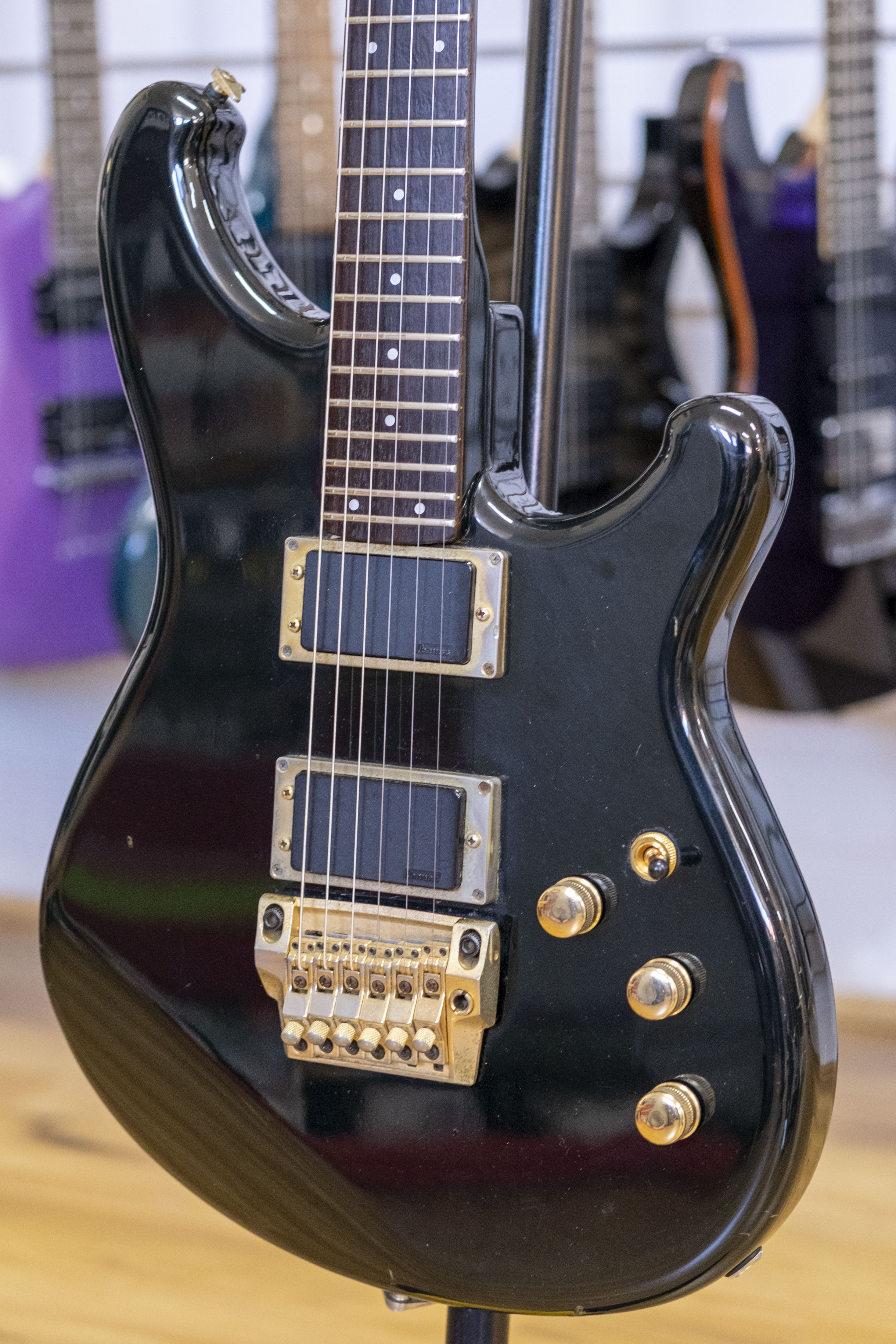 Ibanez RS520 Roadstar II Deluxe Electric Guitar (Black) (Pre-Owned, 1984 MIJ)