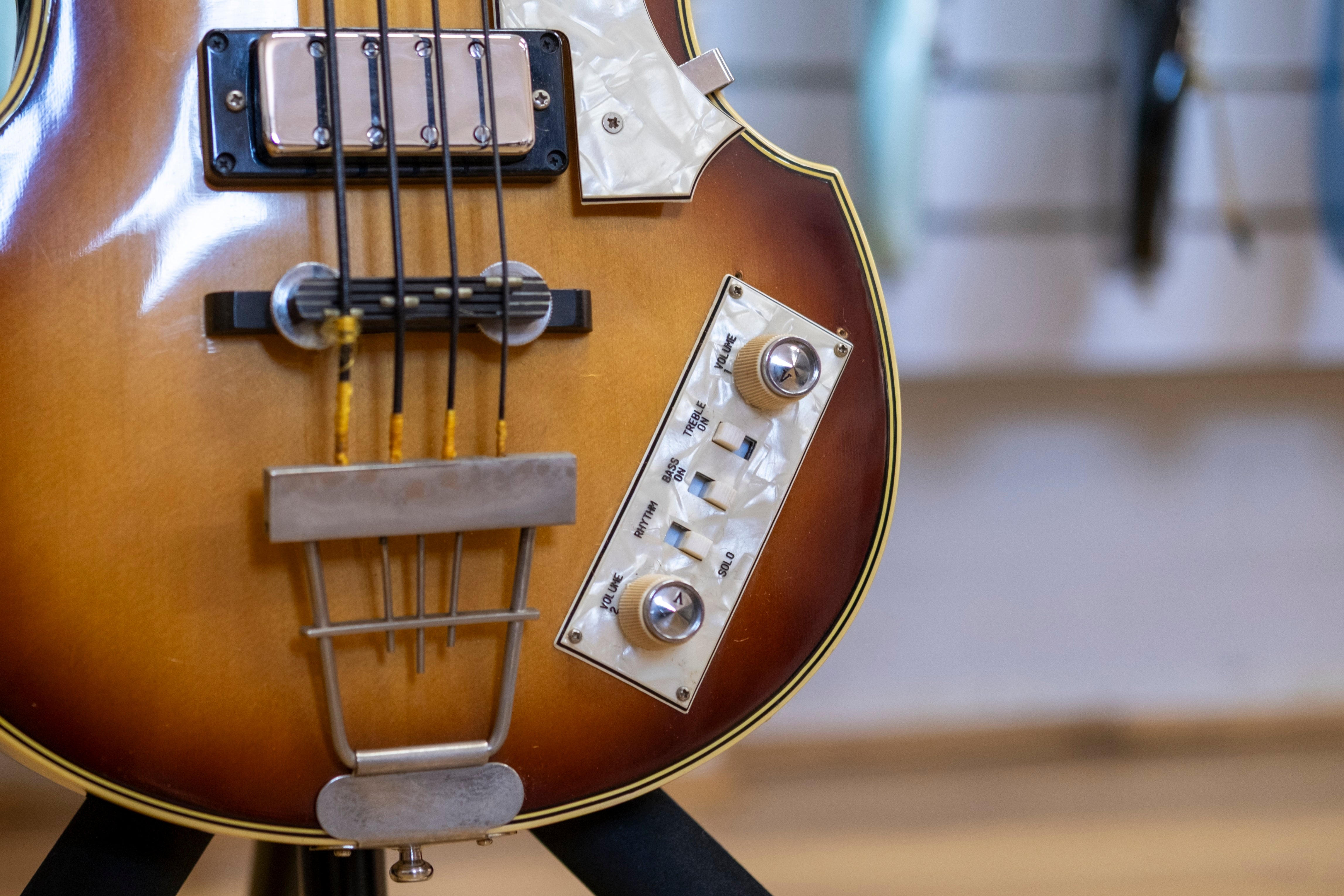 Greco VB-500 'Beatle Bass' Bass Guitar (Honey Burst) (Pre-Owned, 1977 MIJ)