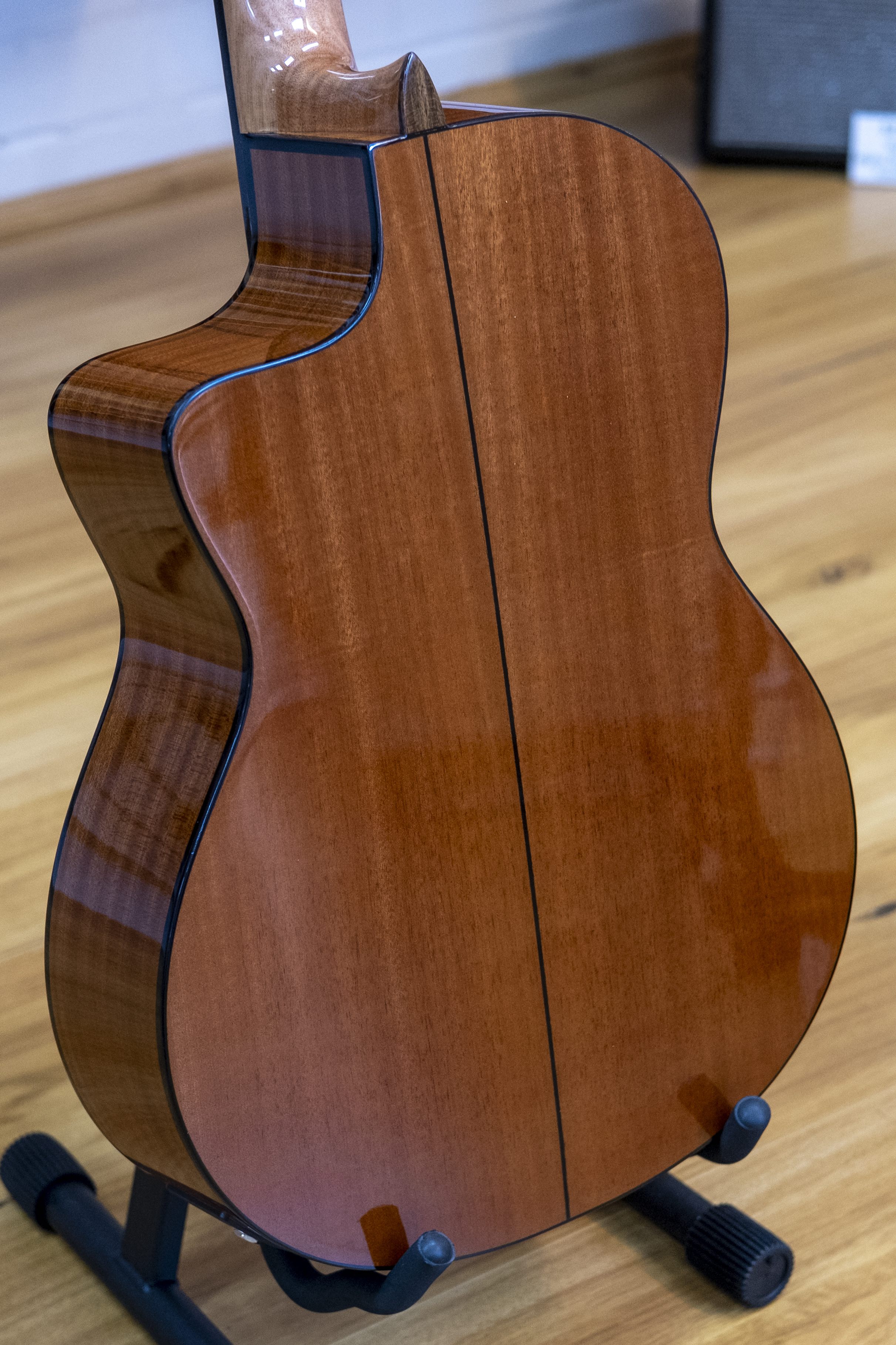 Katoh Student Series MCG40CEQ Electric Classical Guitar (Cedar)