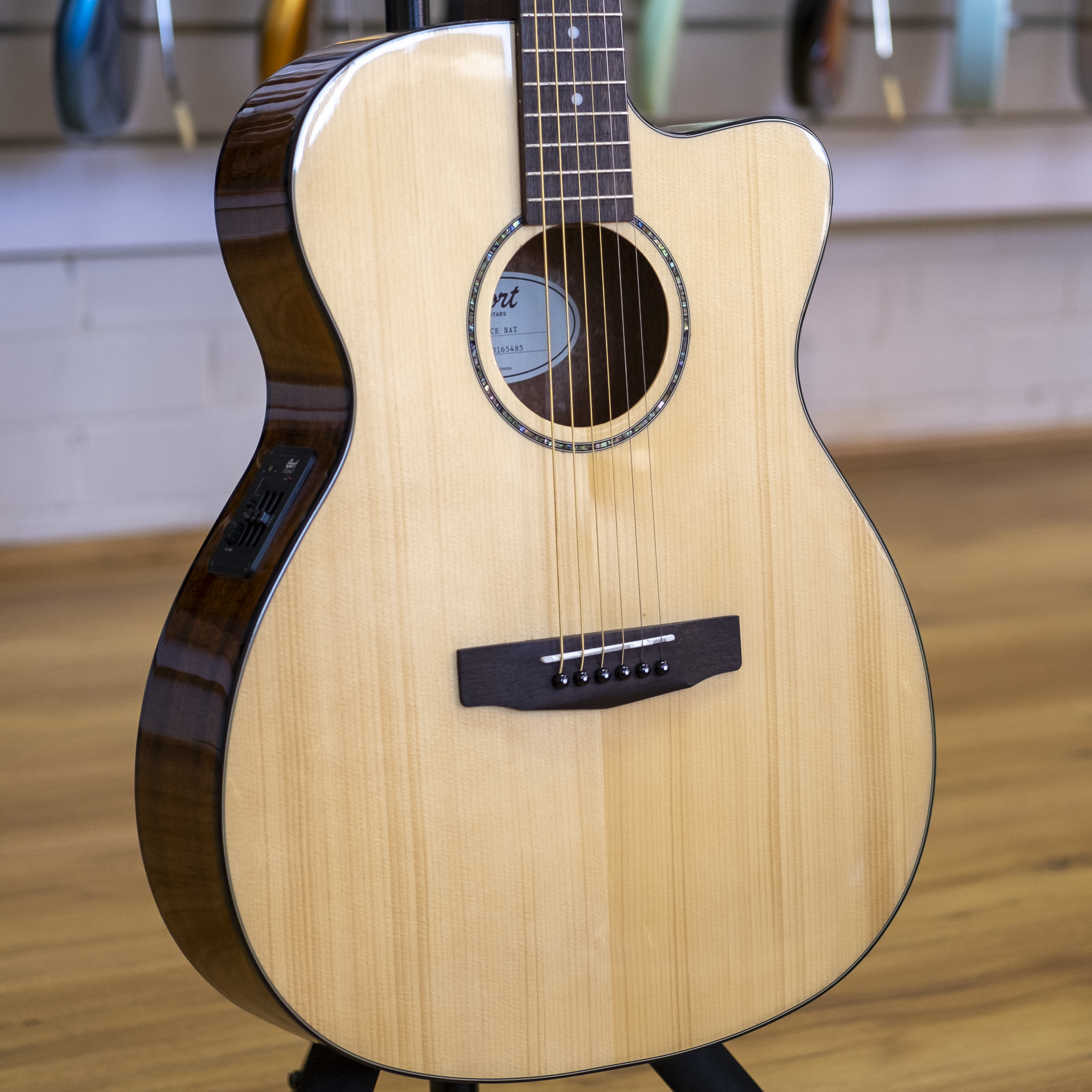 Cort Luce Series L60CE Small Body Acoustic Electric Guitar (Natural Gloss)