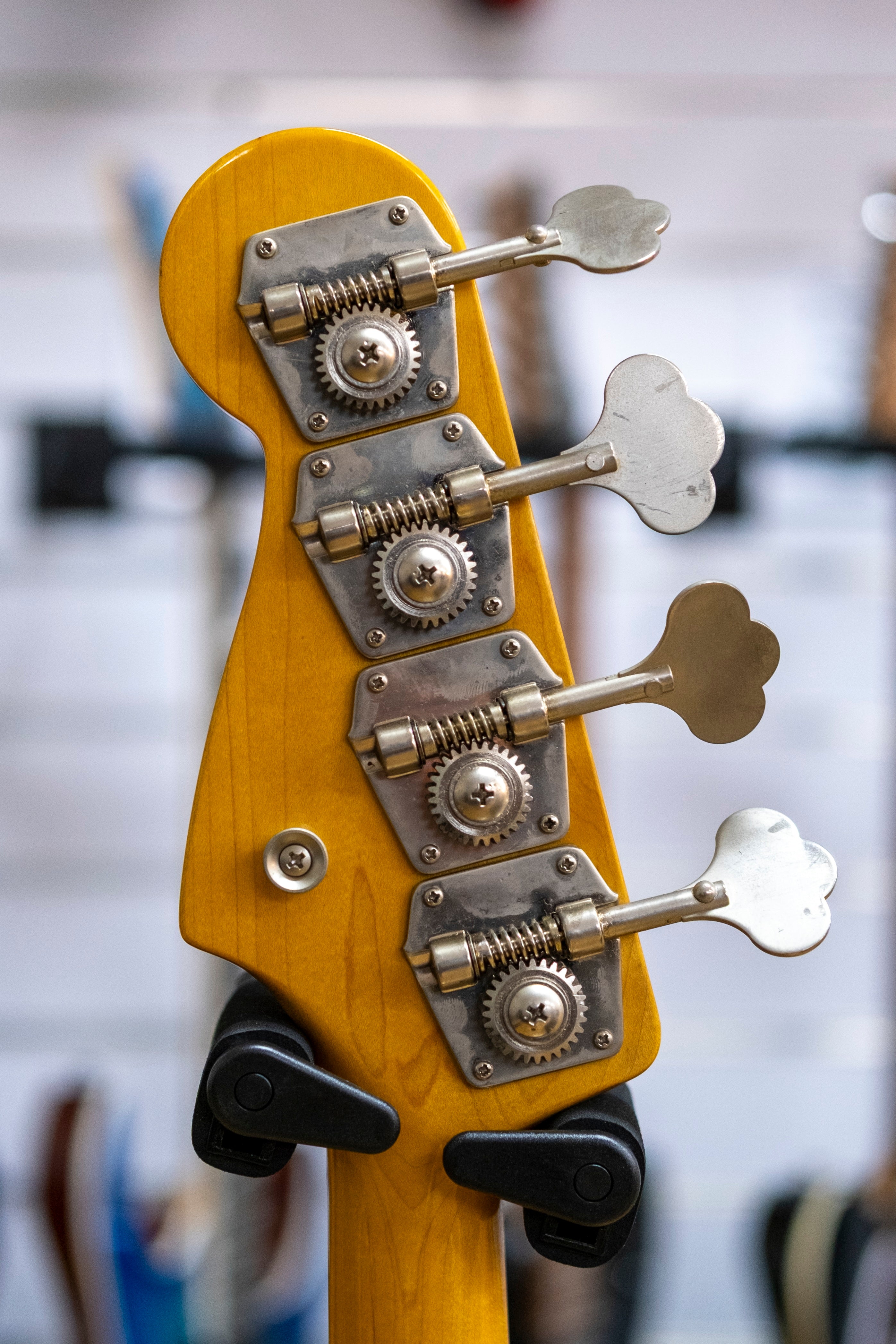 Fender JB62-FL Fretless Jazz Bass Guitar (3-Tone Sunburst) (Pre-Owned, 1994 MIJ)