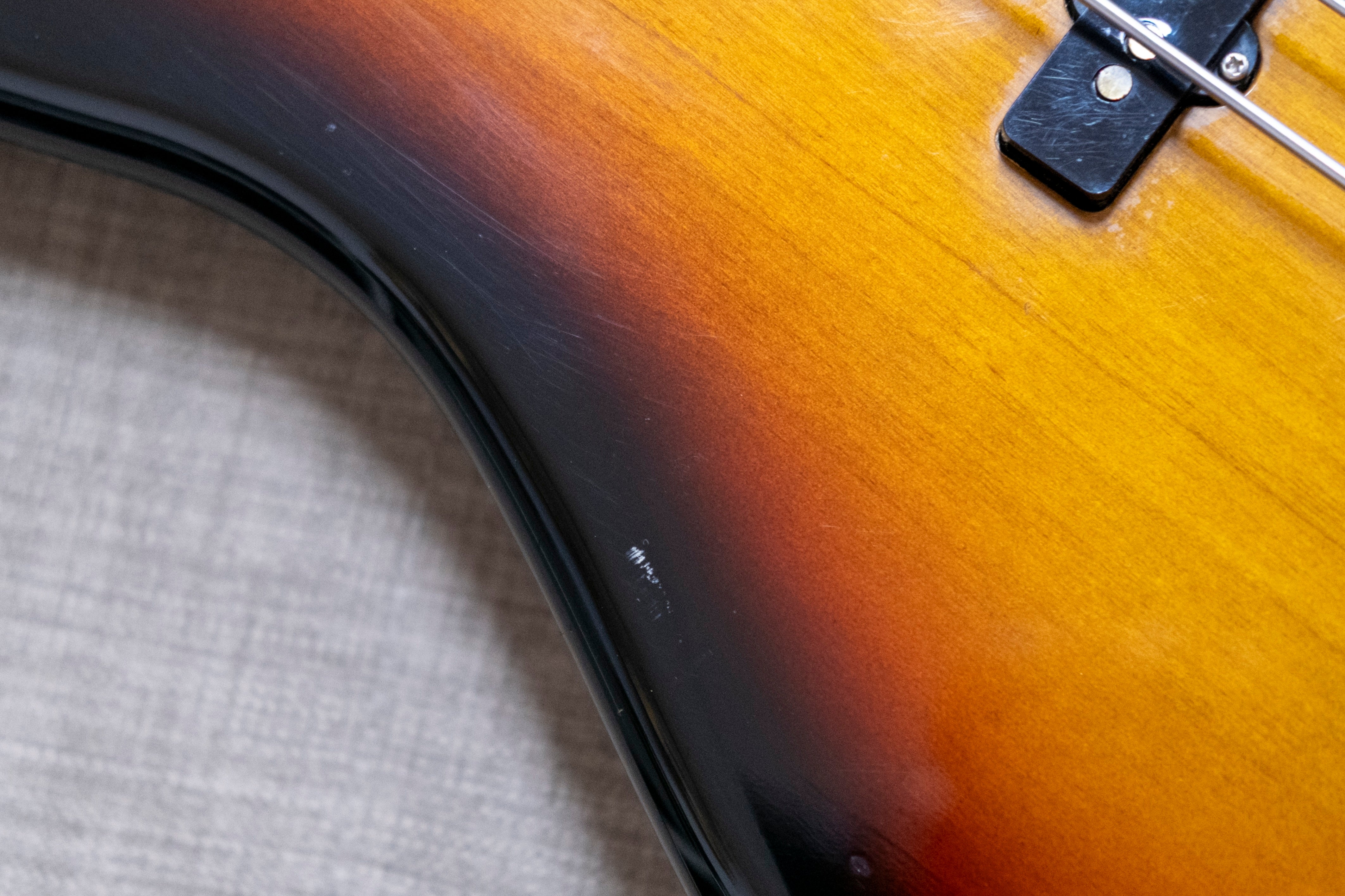 Fender JB62-FL Fretless Jazz Bass Guitar (3-Tone Sunburst) (Pre-Owned, 1994 MIJ)