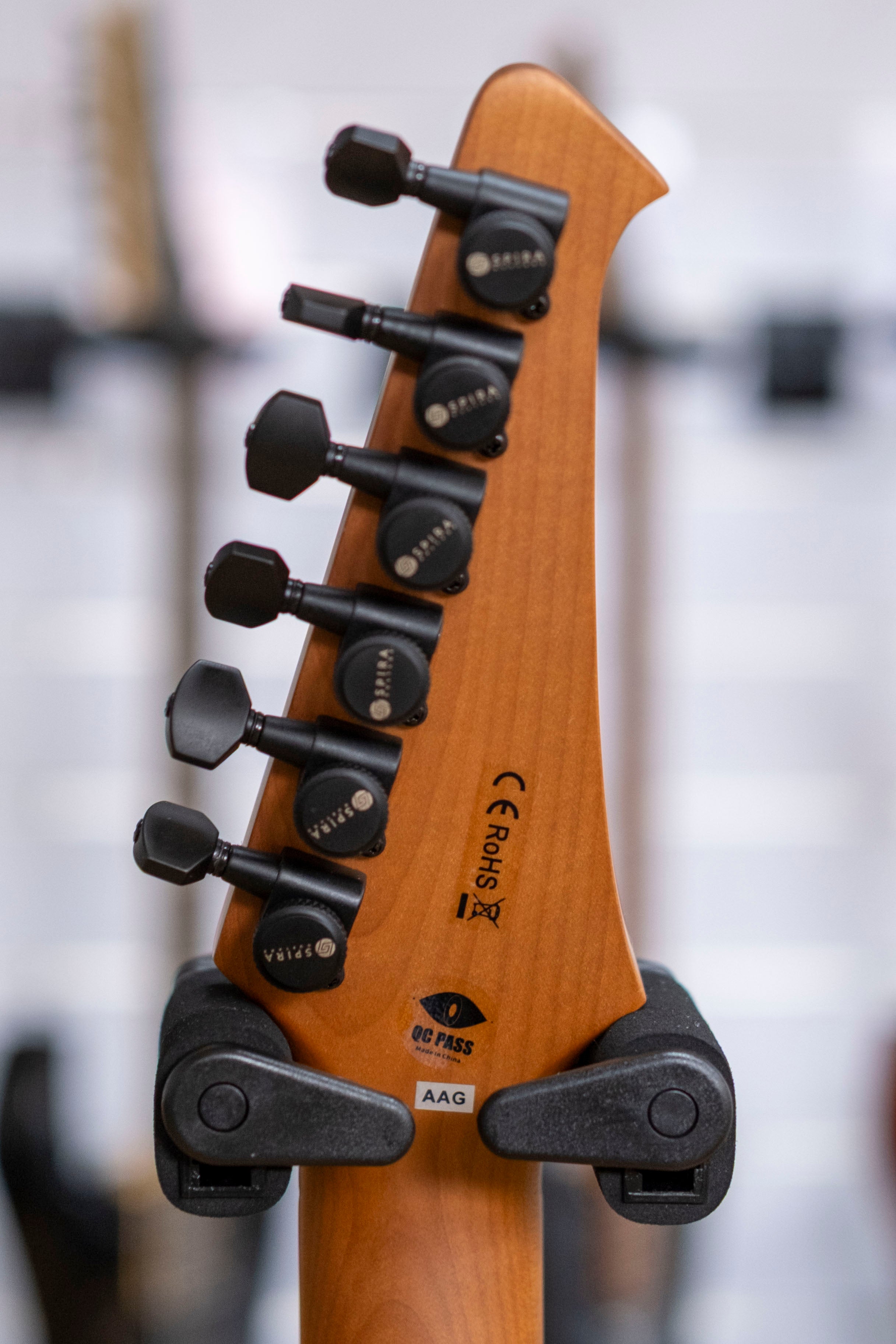 Spira V-400 Electric Guitar (Satin Black)