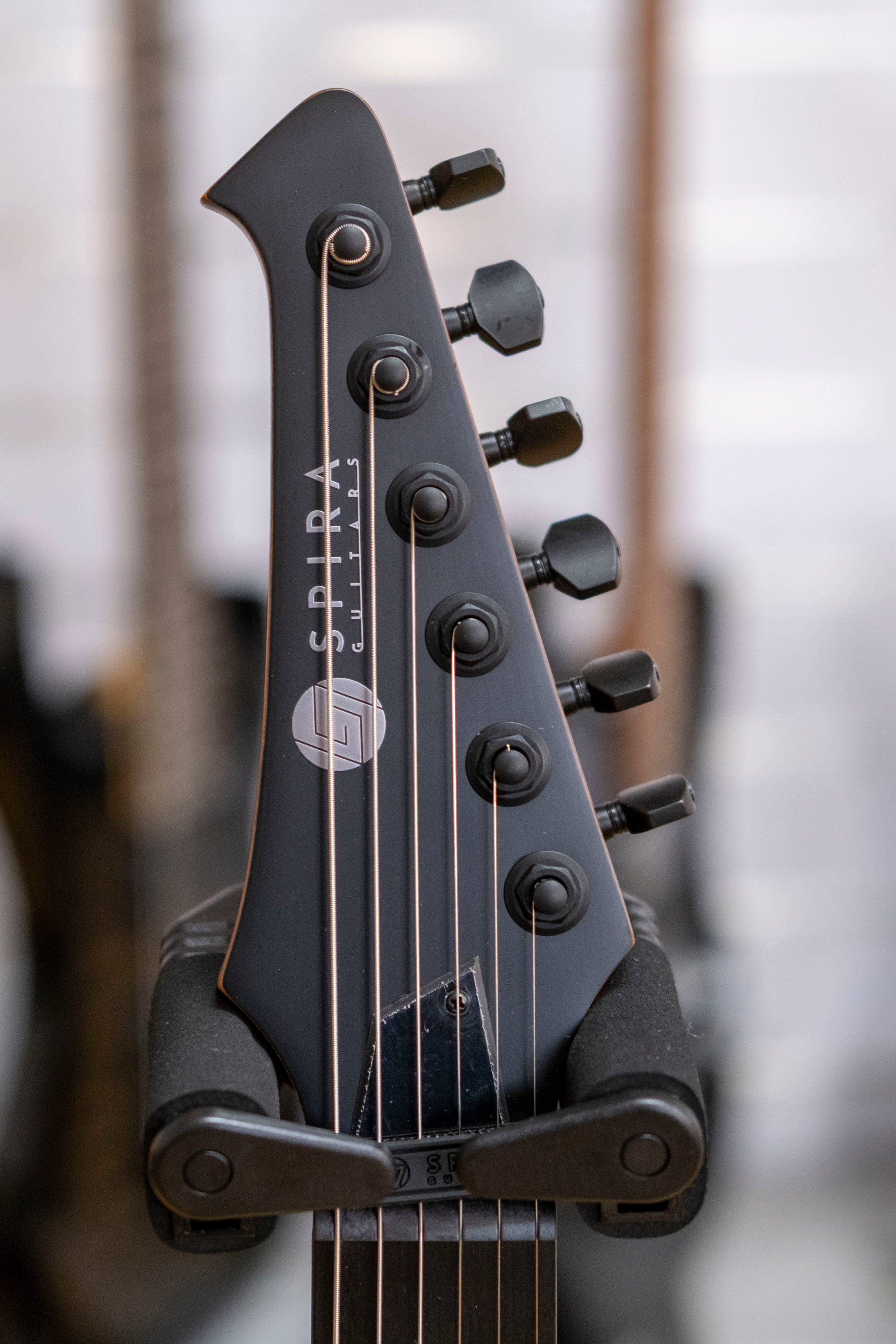 Spira X-400 Electric Guitar (Satin Black)