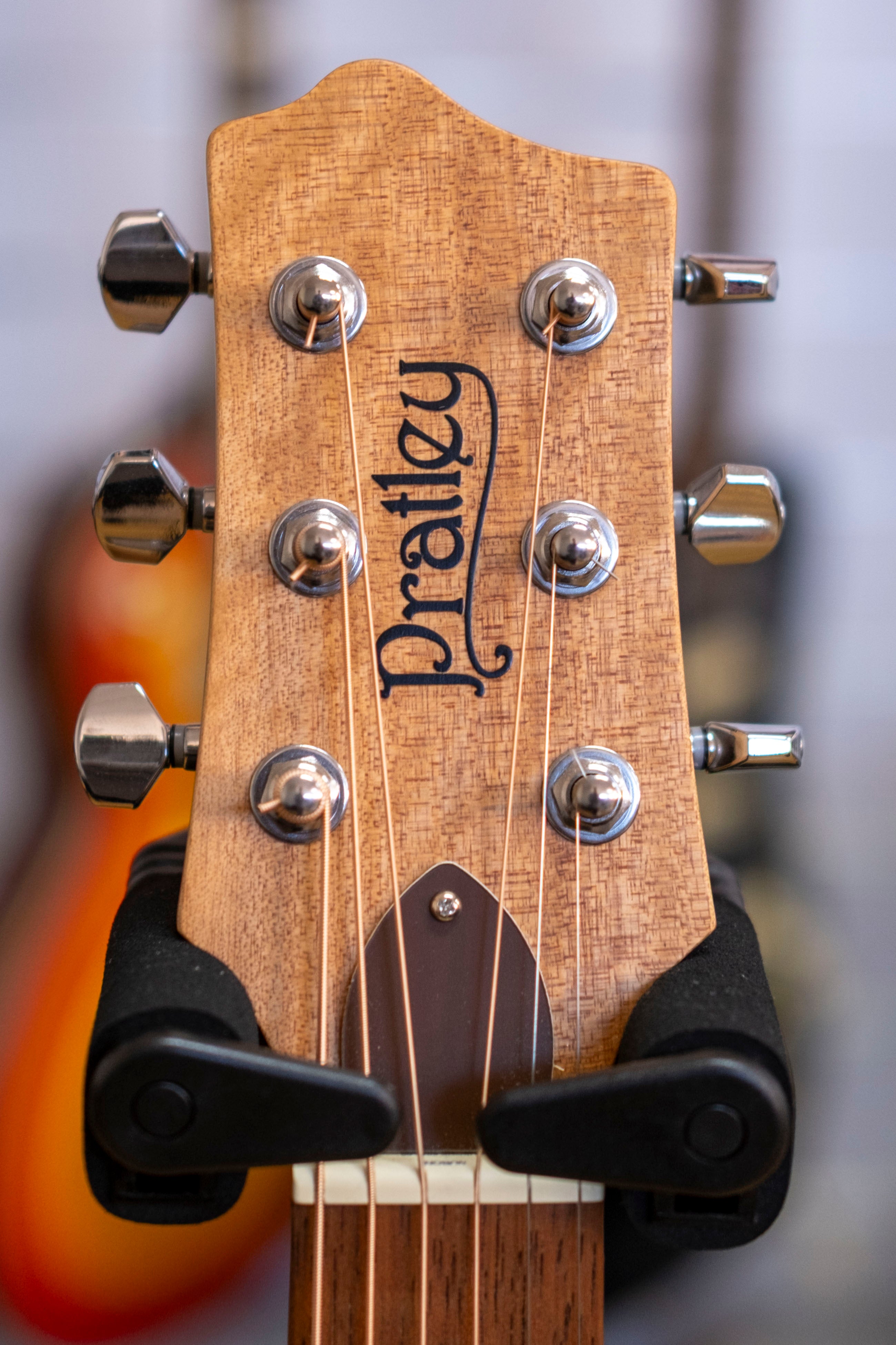 Pratley Entertainer Series Dreadnought Cutaway Acoustic Electric Guitar (Bunya/Maple)