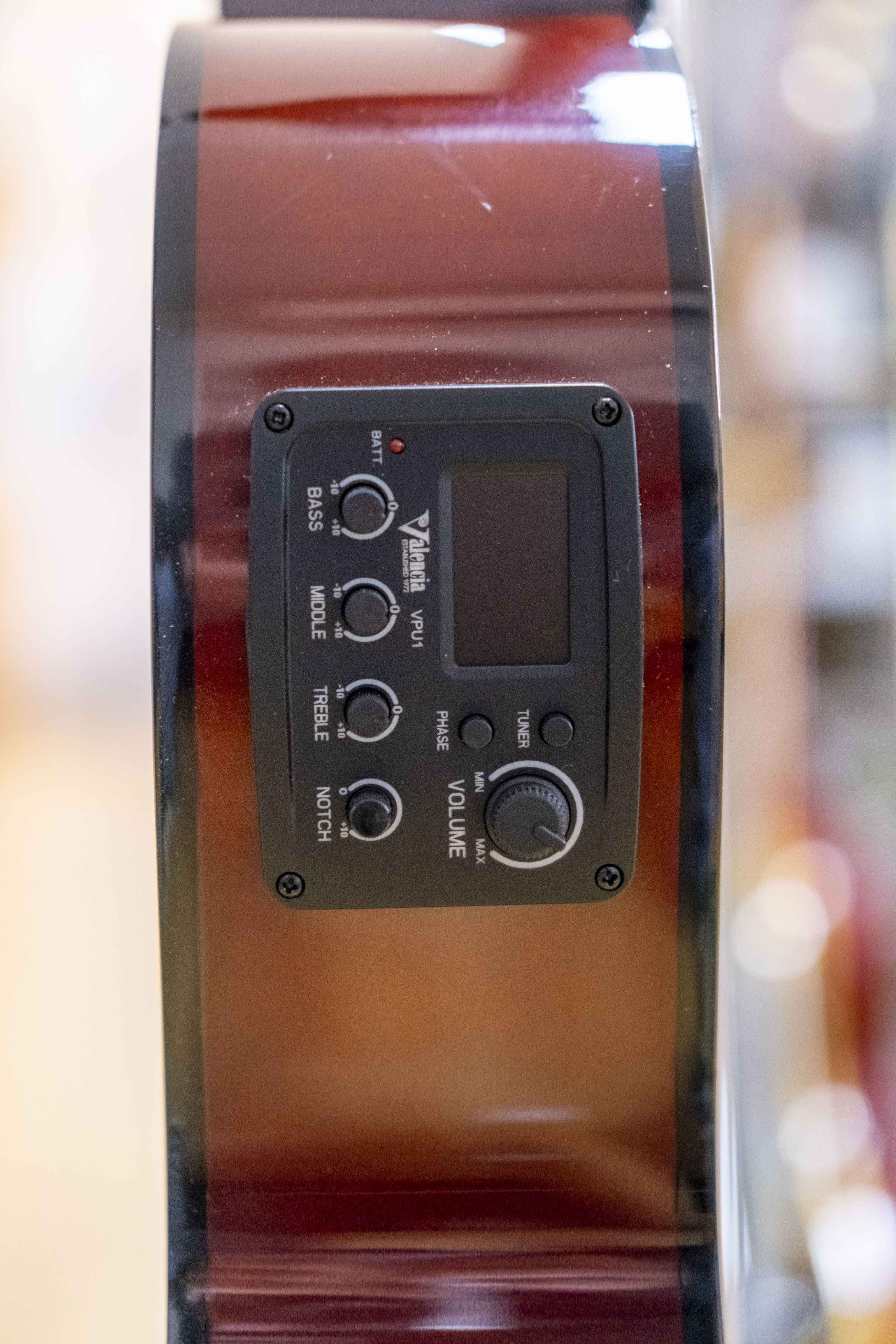 Valencia 100 Series Hybrid Thin Body Electric Classical Guitar (Natural Gloss)