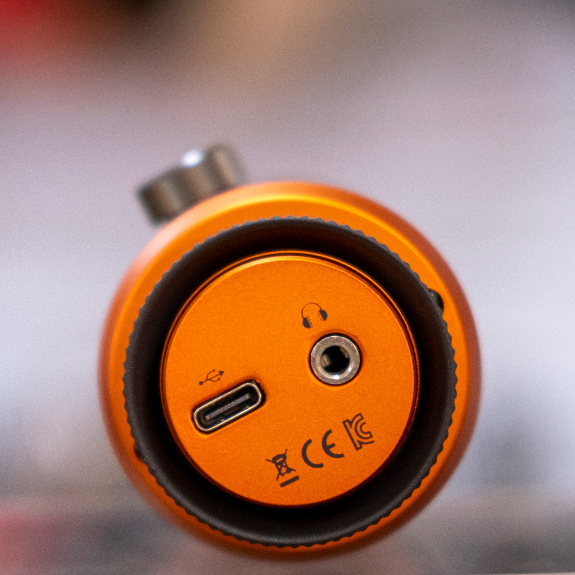 ESI cosMik uCast Professional USB Cardioid Condenser Microphone