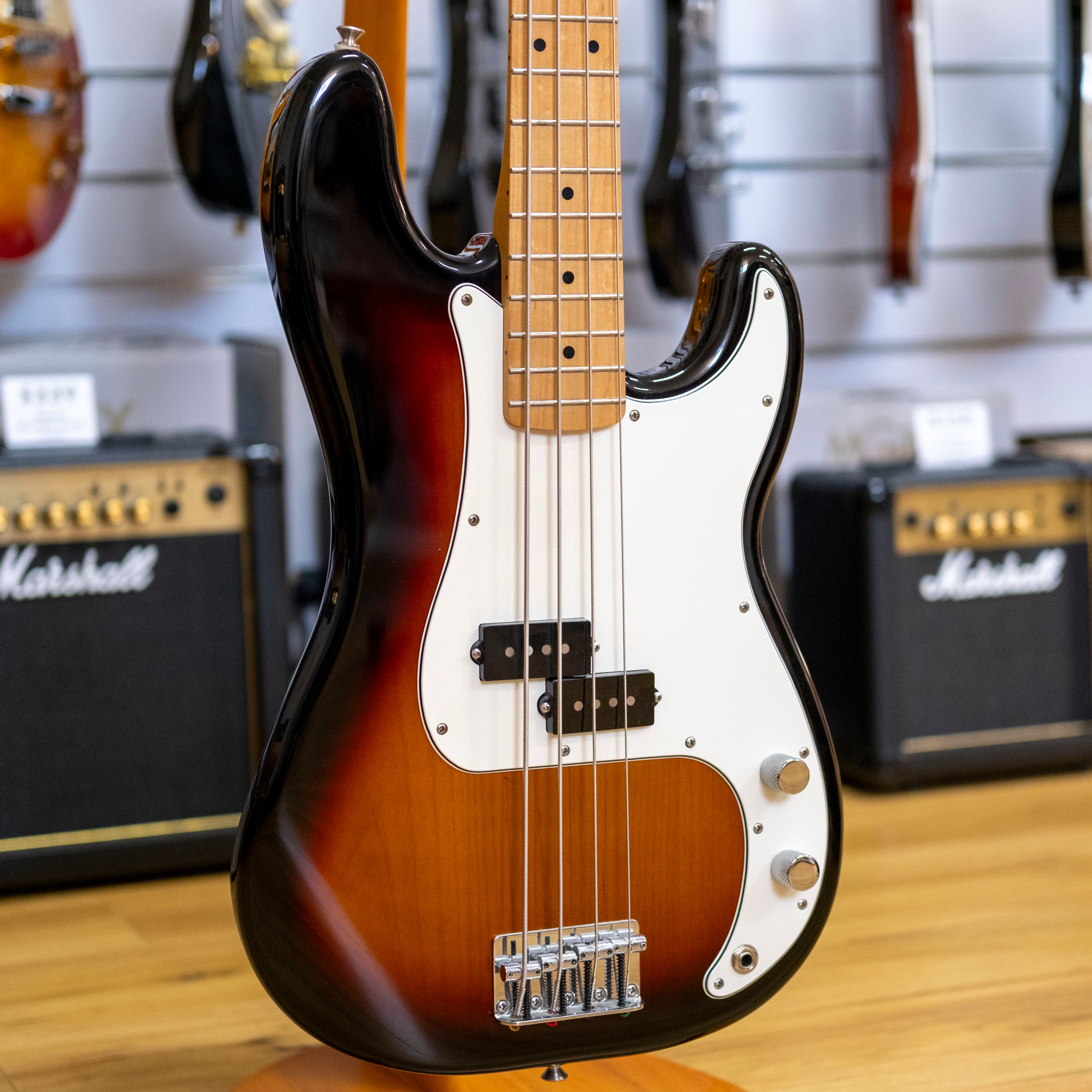 Fender MIM Precision Bass Guitar (Sunburst) (2020, Pre-Owned)