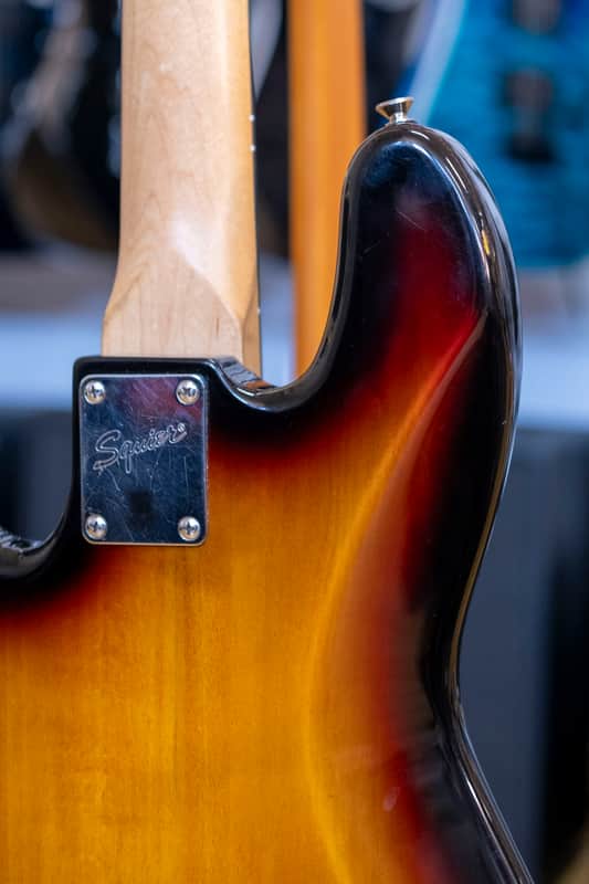 Squier Deluxe Jazz Bass Guitar (3-Tone Sunburst) (Pre-Owned)
