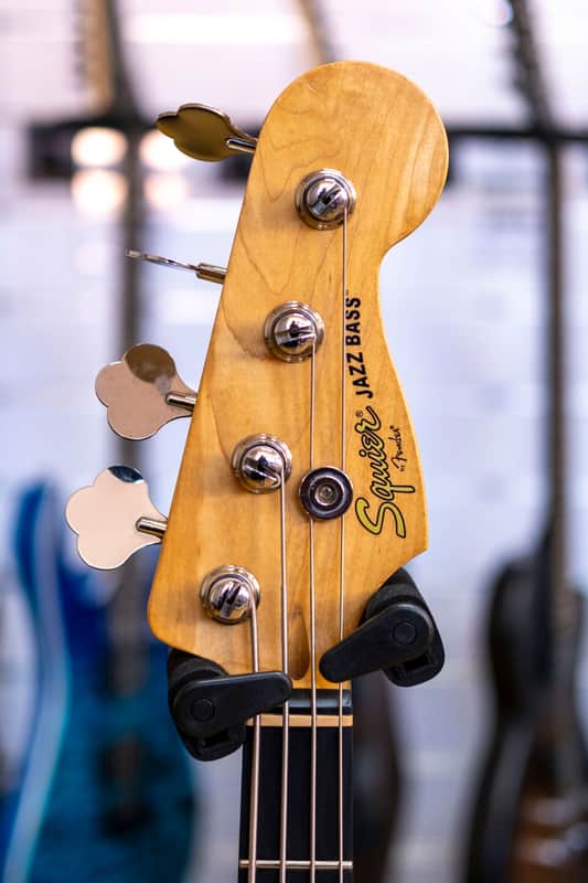 Squier Deluxe Jazz Bass Guitar (3-Tone Sunburst) (Pre-Owned)