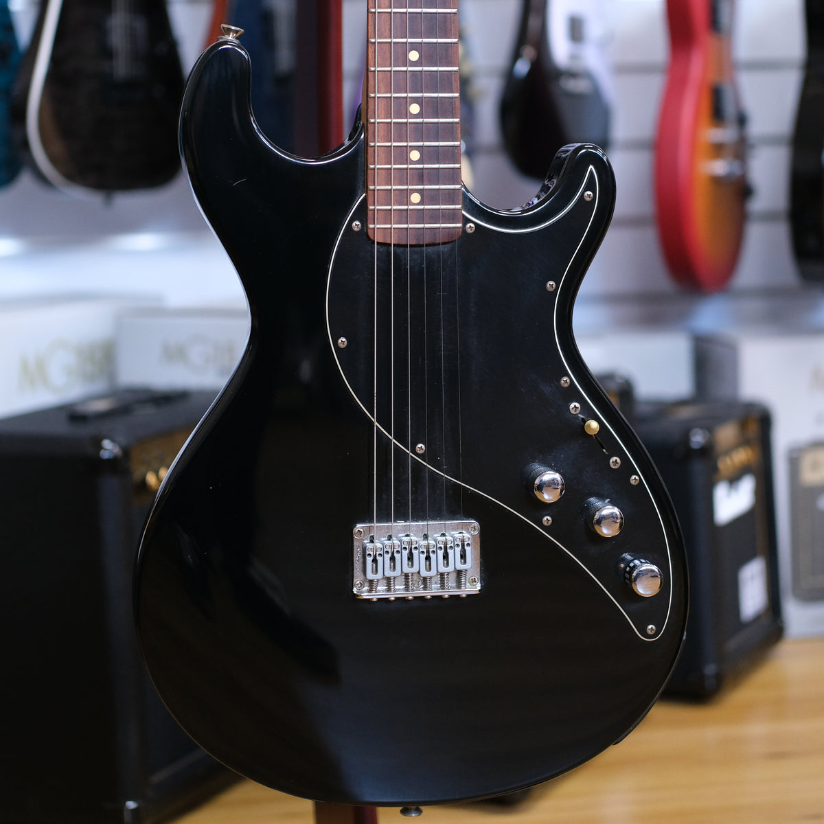 Line 6 Variax 300 Series Electric Guitar (Pre-Owned, 2005)