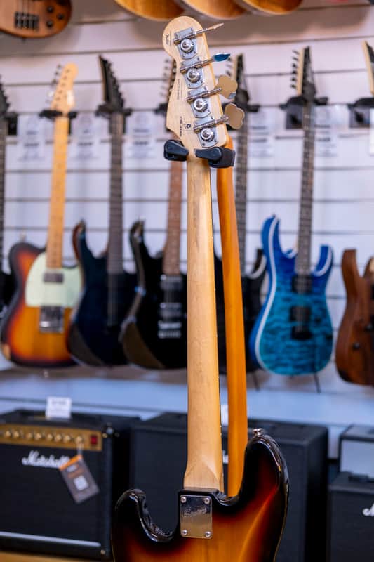 Squier Deluxe Jazz Bass Guitar (3-Tone Sunburst) (Pre-Owned)