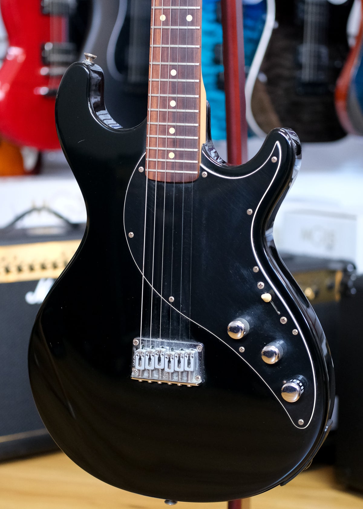Line 6 Variax 300 Series Electric Guitar (Pre-Owned, 2005)