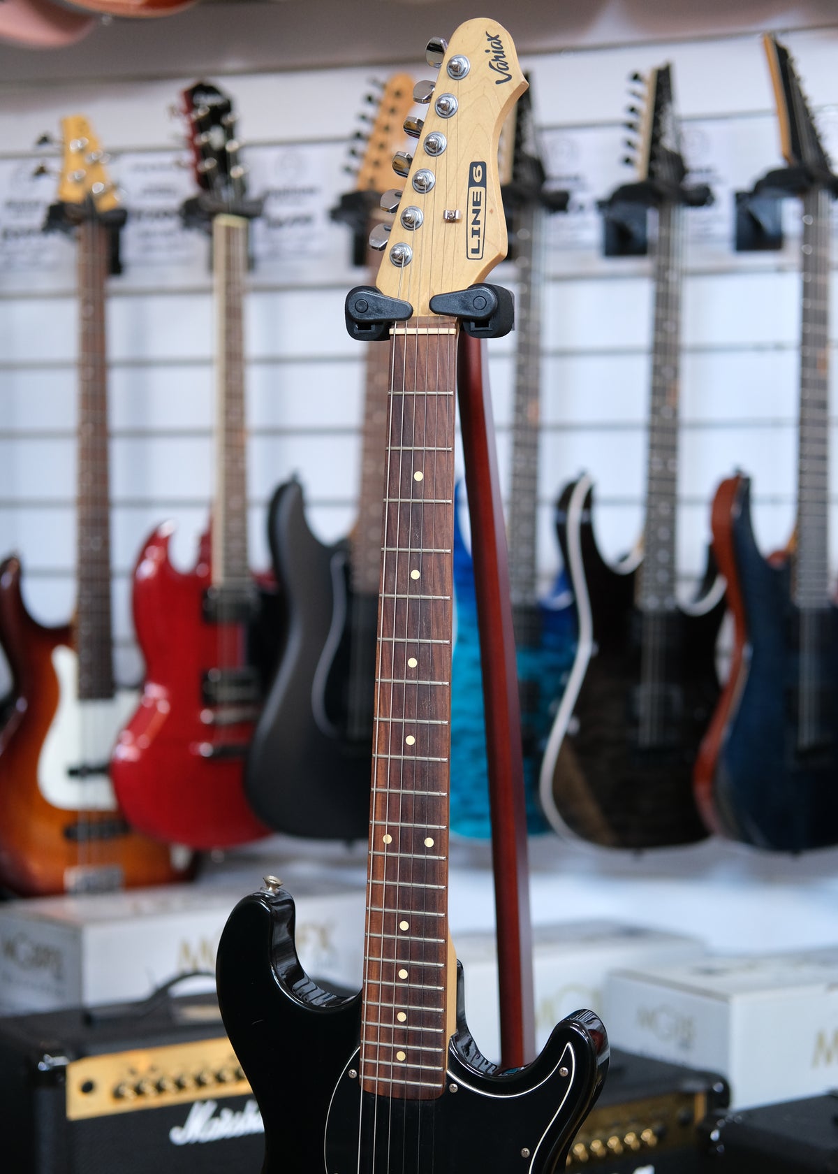 Line 6 Variax 300 Series Electric Guitar (Pre-Owned, 2005)