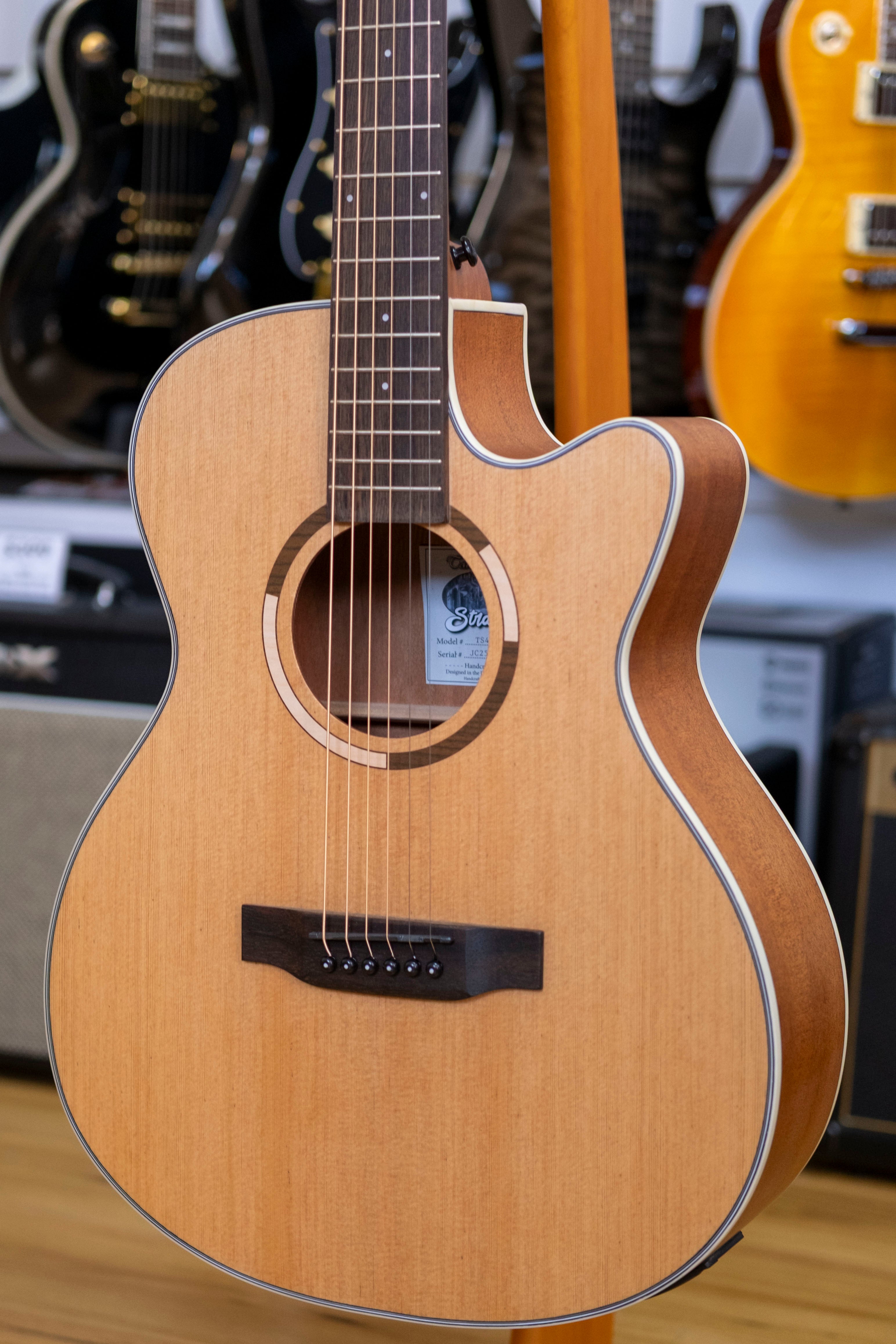 Tanglewood Strada Limited Edition Super Folk Acoustic Electric Guitar (Spruce)