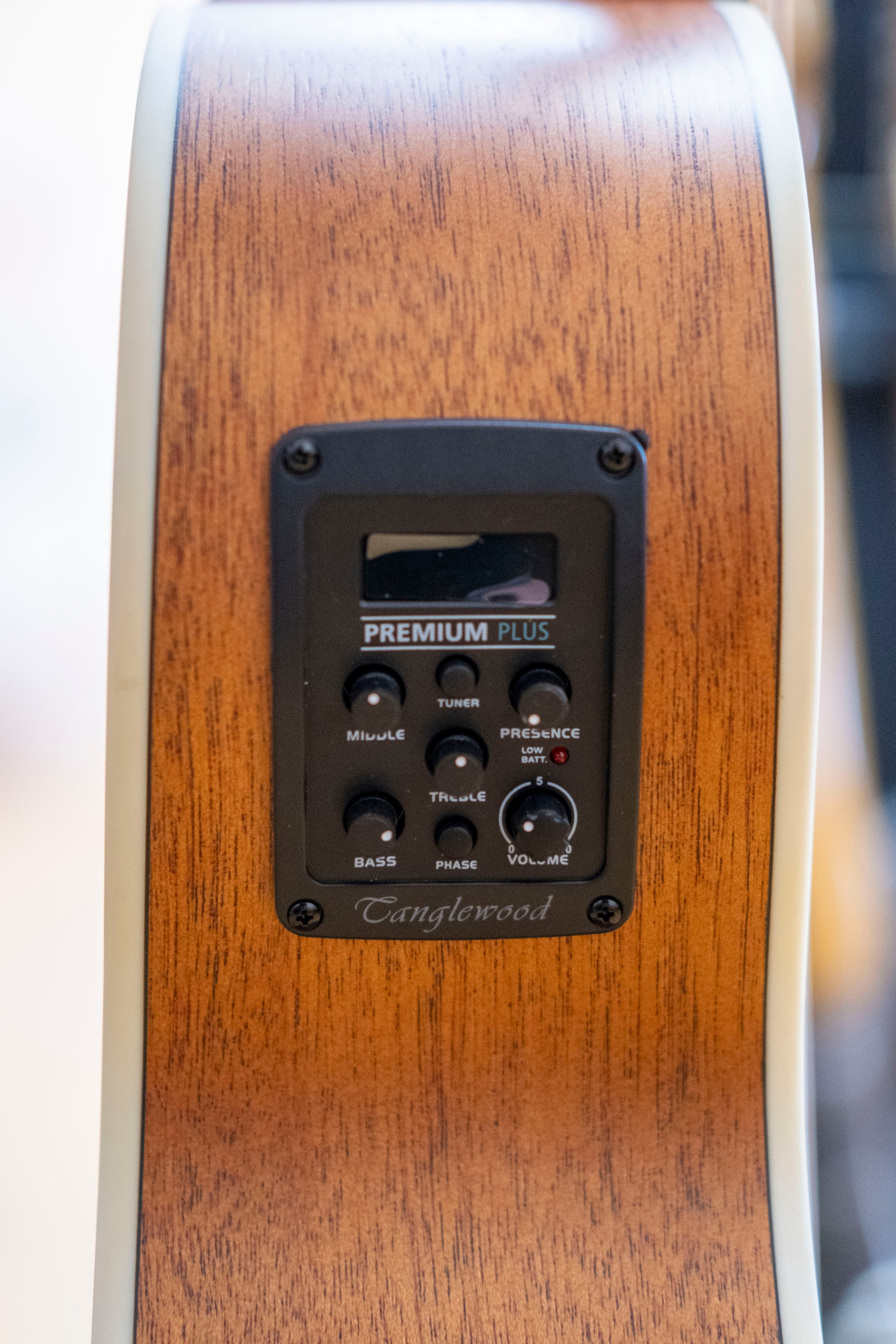 Tanglewood Strada Limited Edition Super Folk Acoustic Electric Guitar (Spruce)