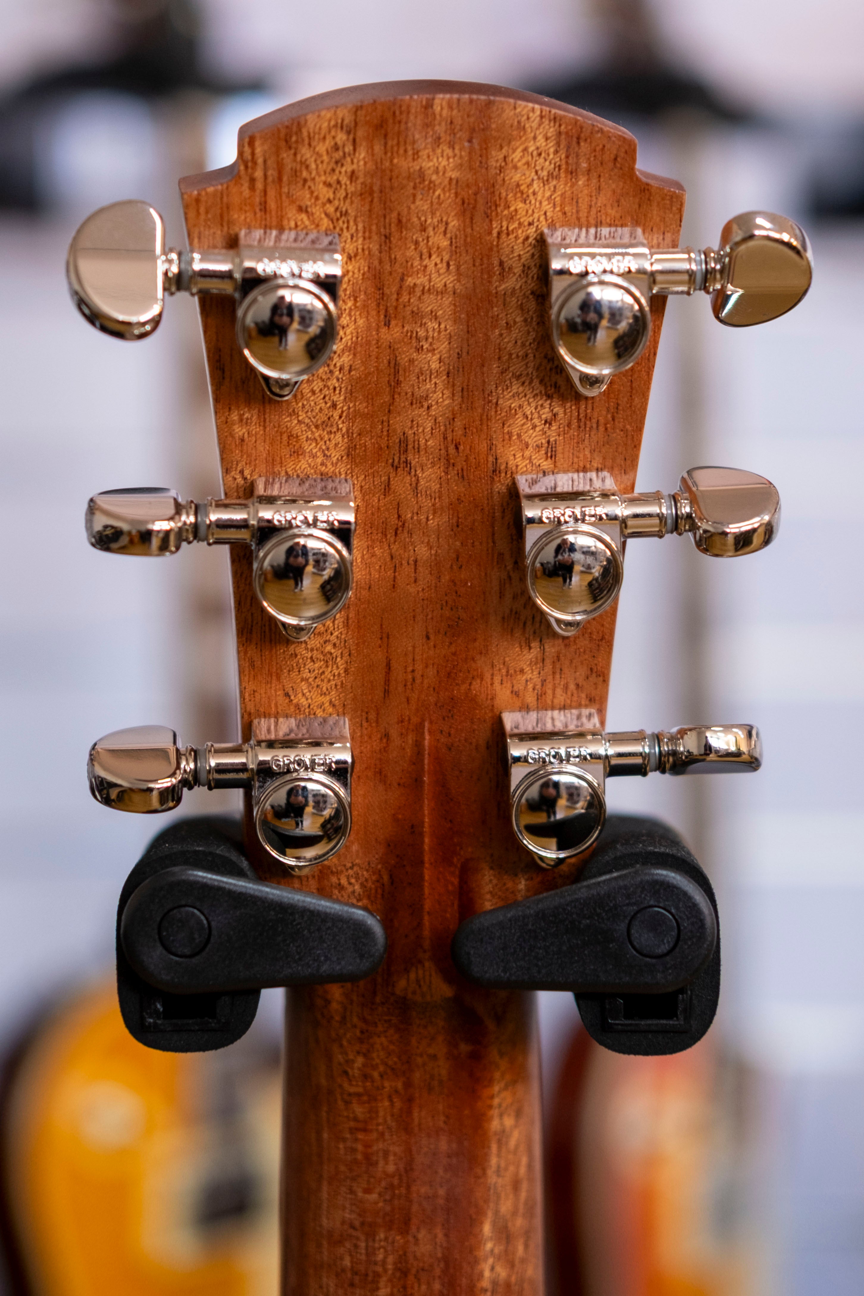 Cole Clark Studio Series Grand Auditorium Acoustic Electric Guitar (Mahogany)