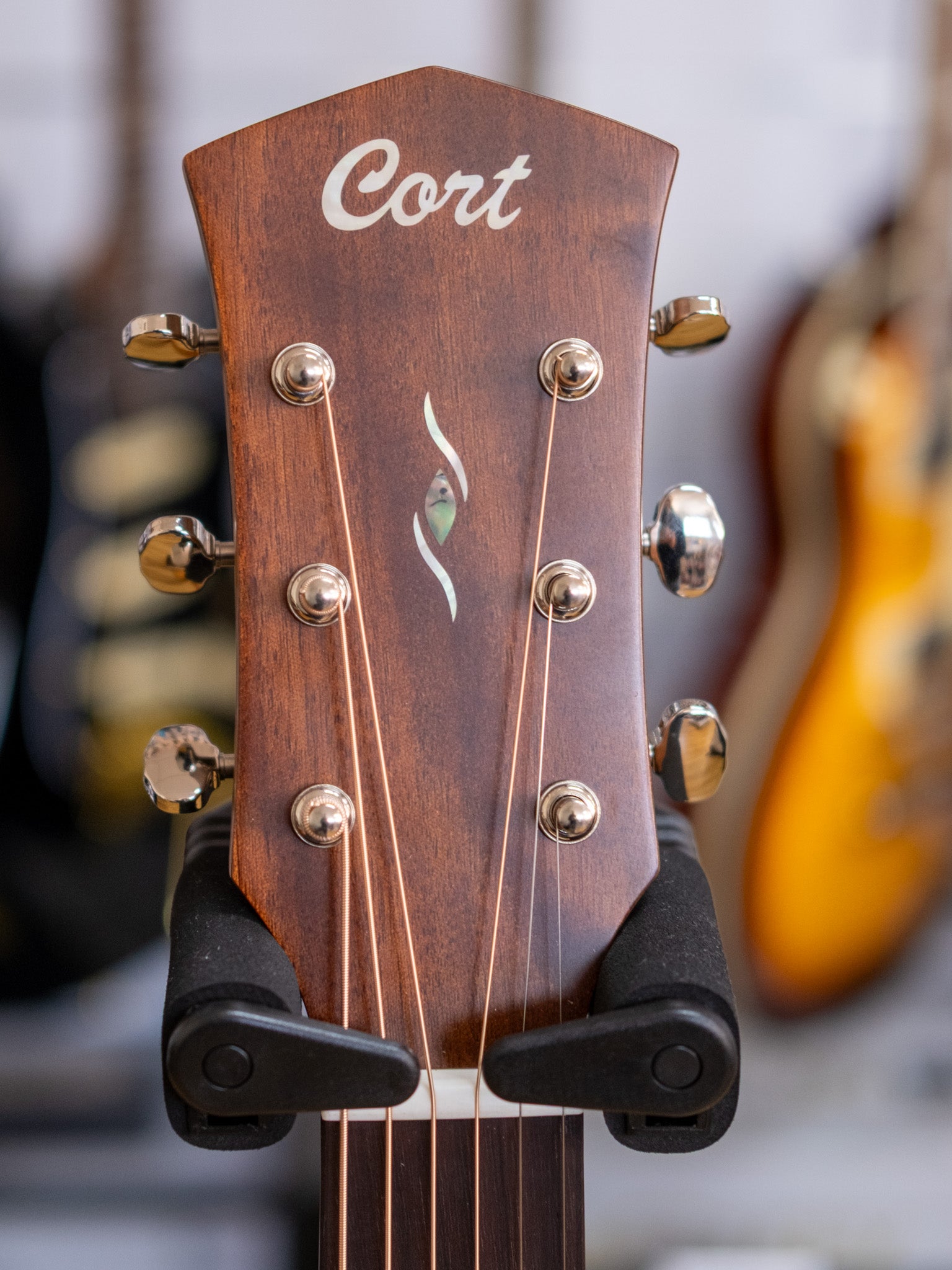 Cort Essence Series GA4 Acoustic Electric Guitar (Solid Sitka Spruce)