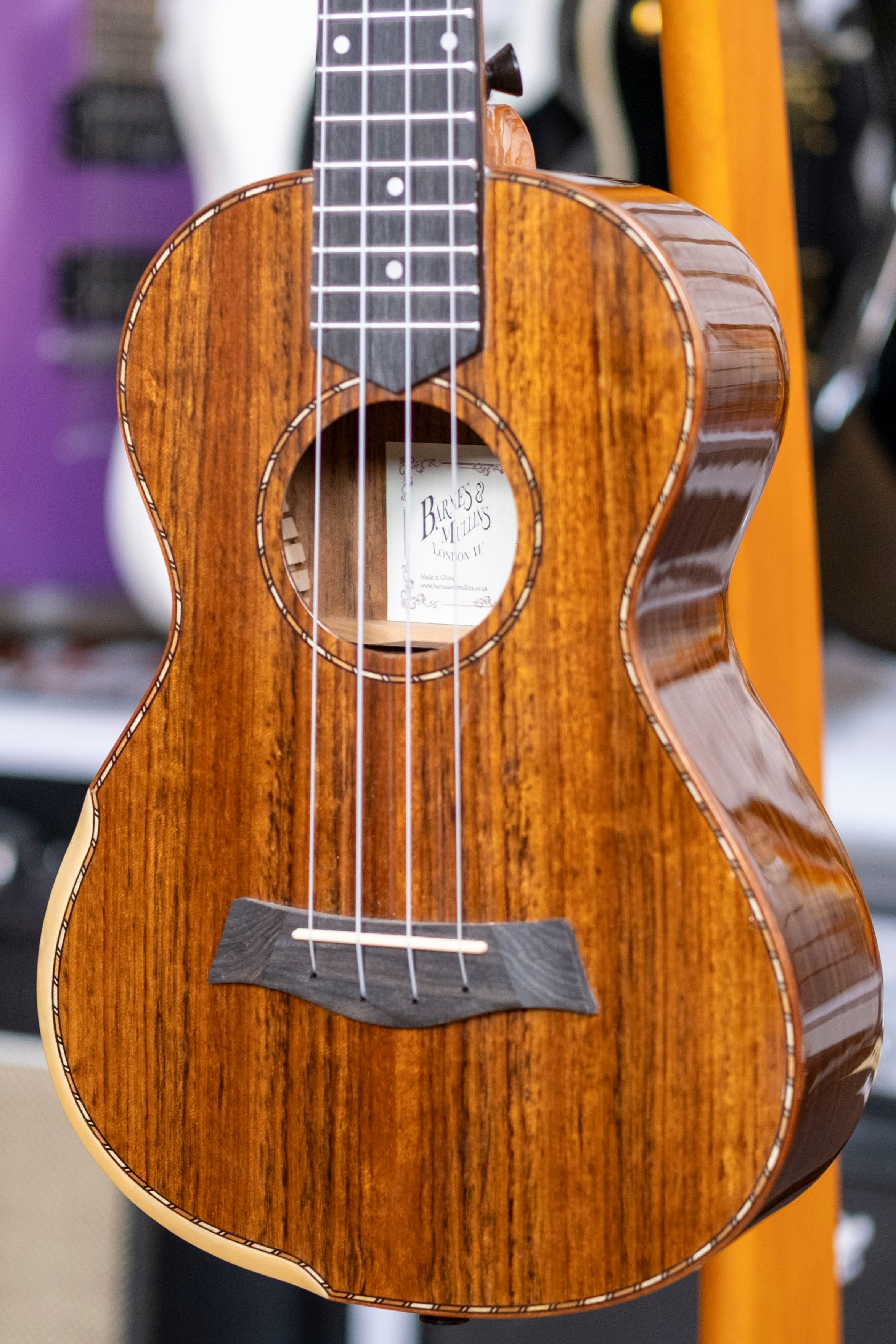 Barnes & Mullins Tenor Ukulele with Gig Bag (Walnut)