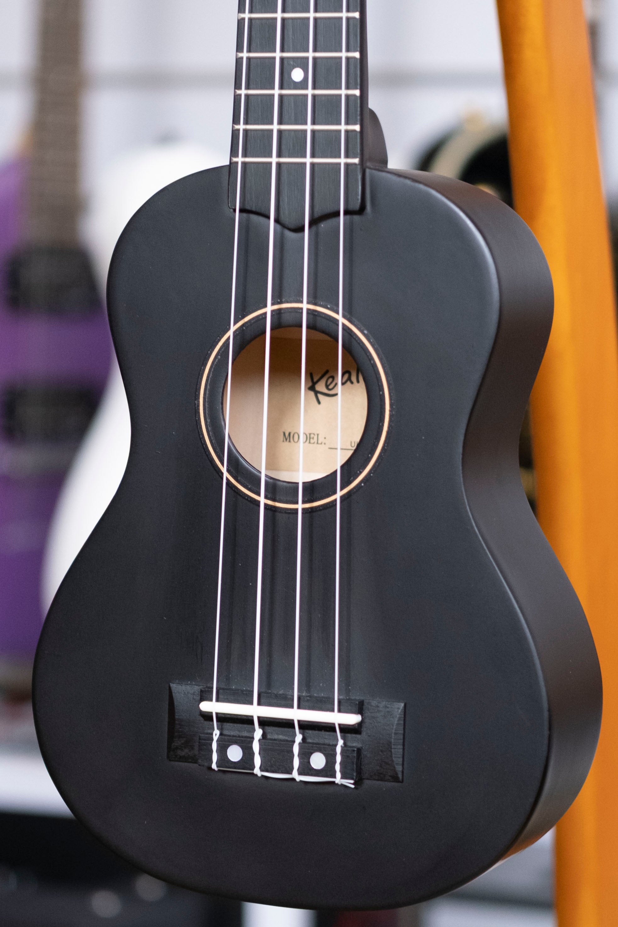 Kealoha Soprano Ukulele with Bag (Black)