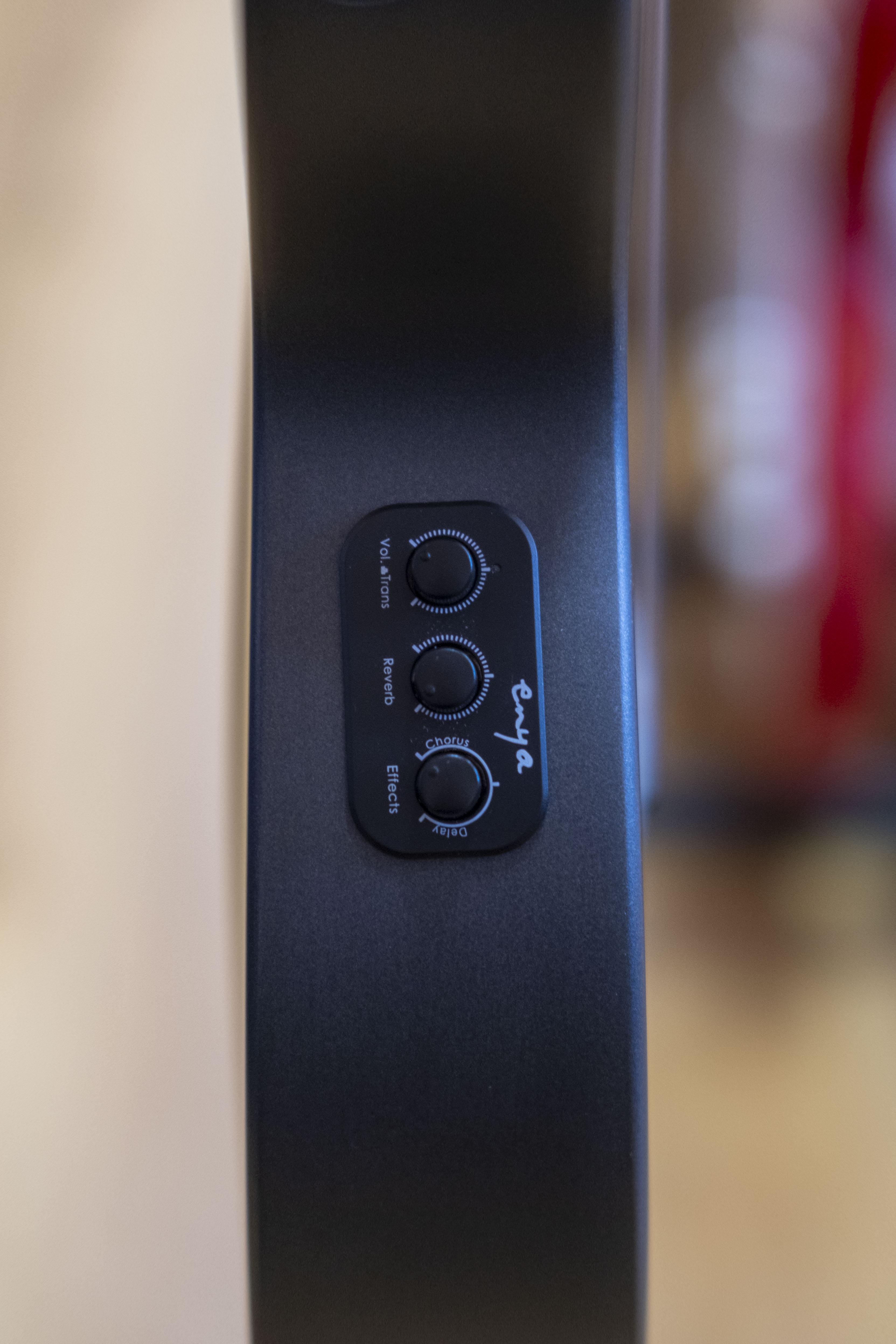 Enya Nova U Carbon Electric Tenor Ukulele (Black) (Pre-Owned)