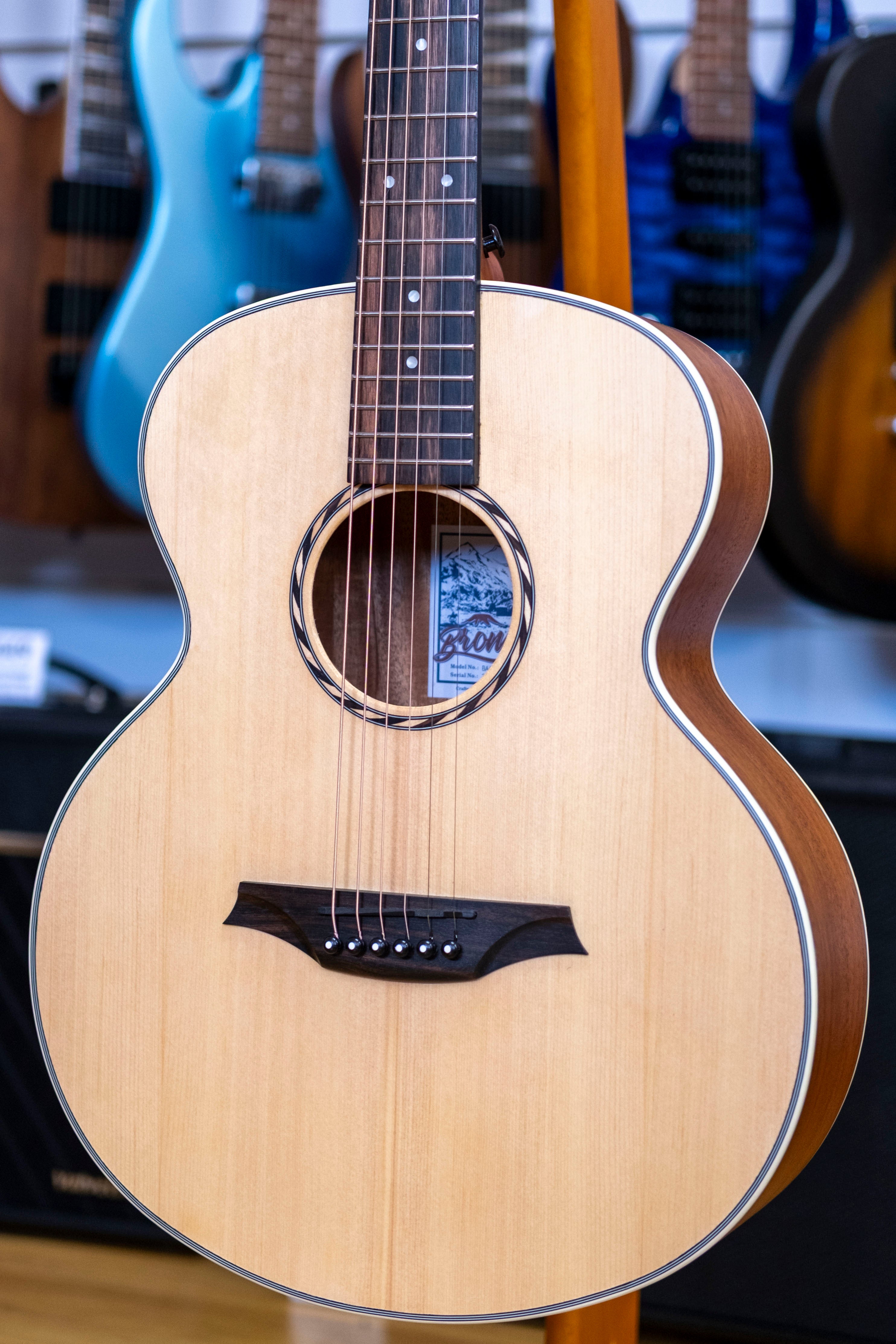 Bromo BAA8S Appalachia Series Mini Jumbo Acoustic Guitar (Solid Spruce Top)