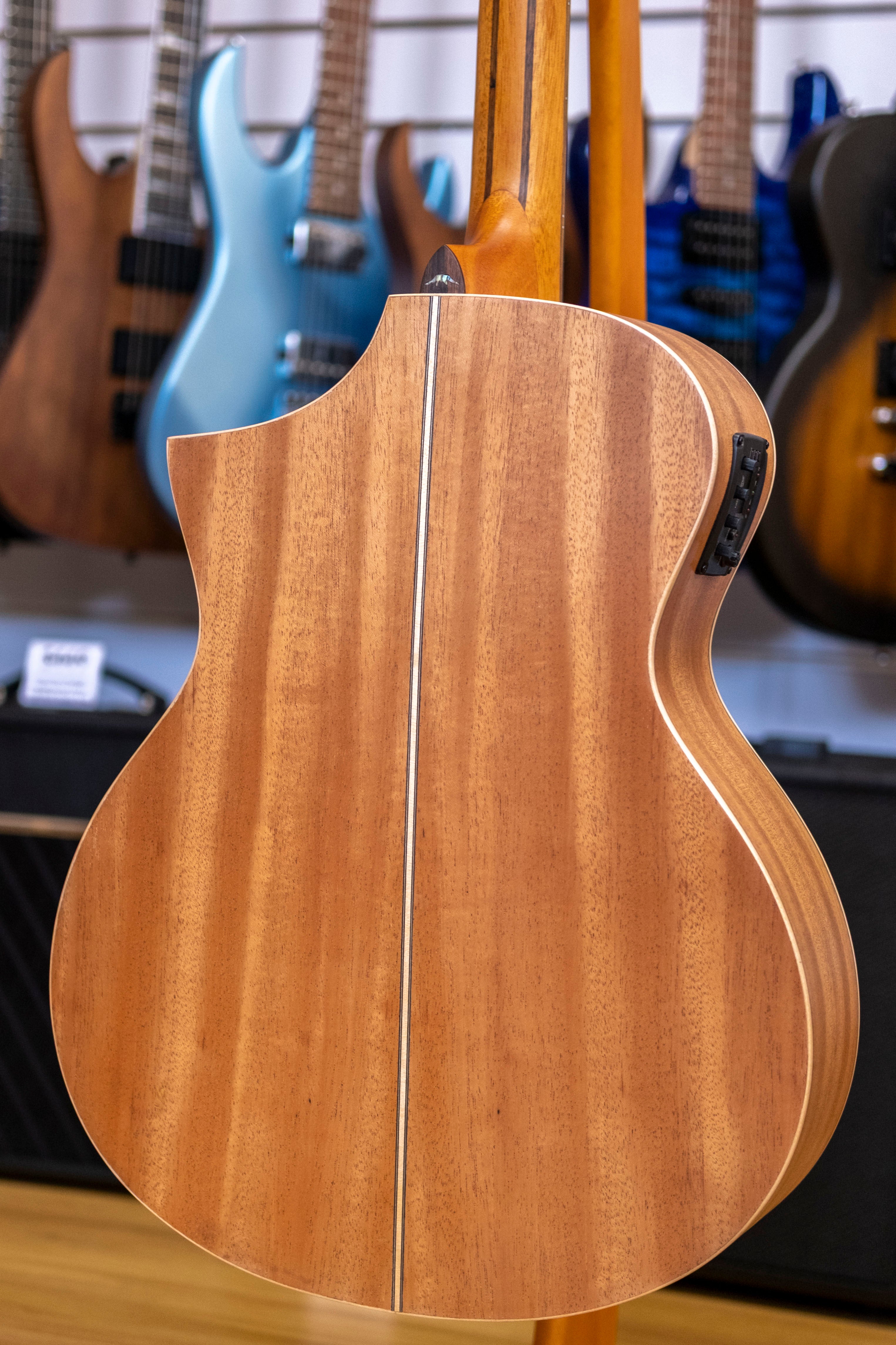 Bromo BAT4CE Tahoma Series Grand Auditorium Acoustic Electric Guitar (Solid Spruce Top)