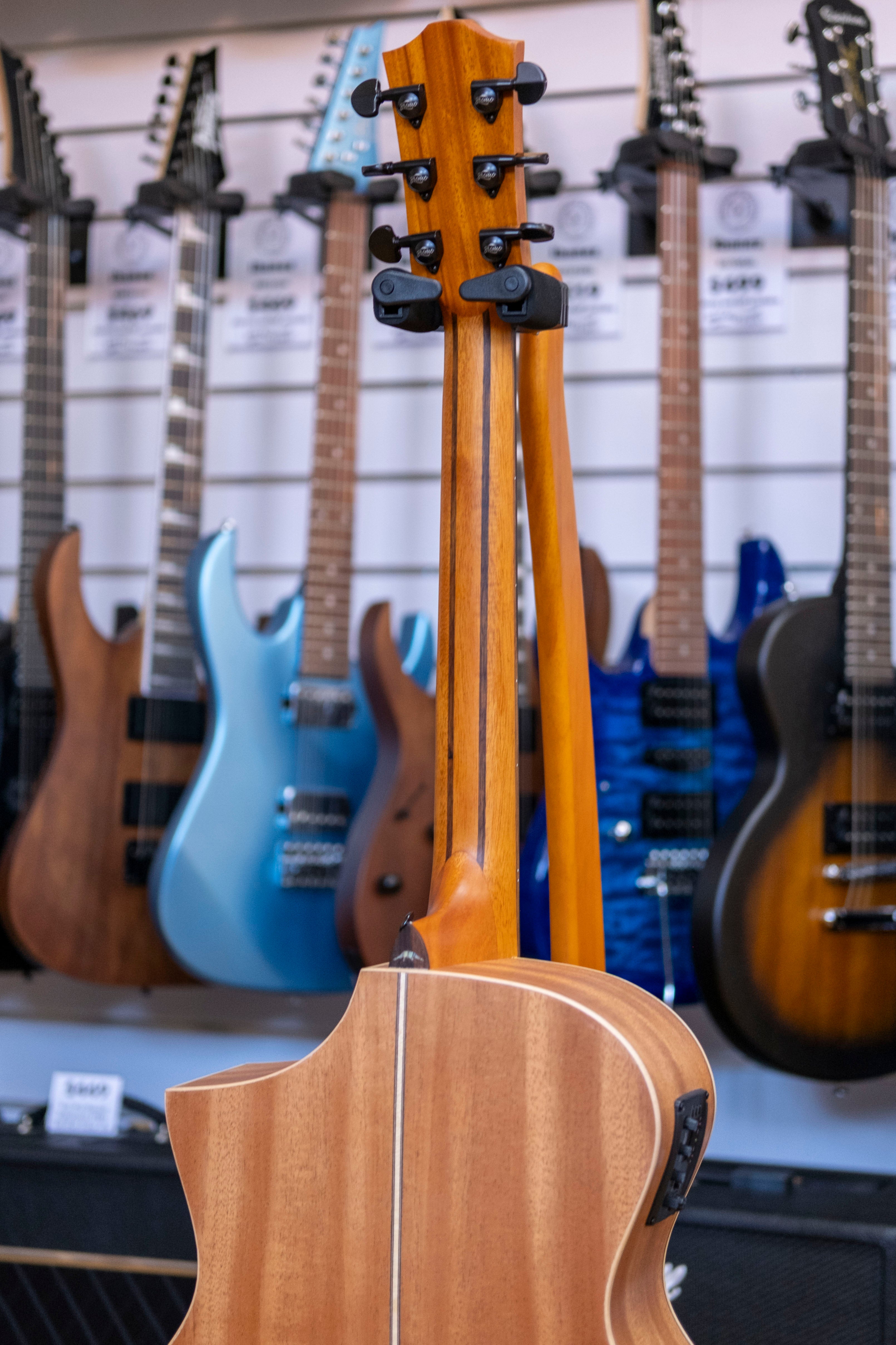 Bromo BAT4CE Tahoma Series Grand Auditorium Acoustic Electric Guitar (Solid Spruce Top)