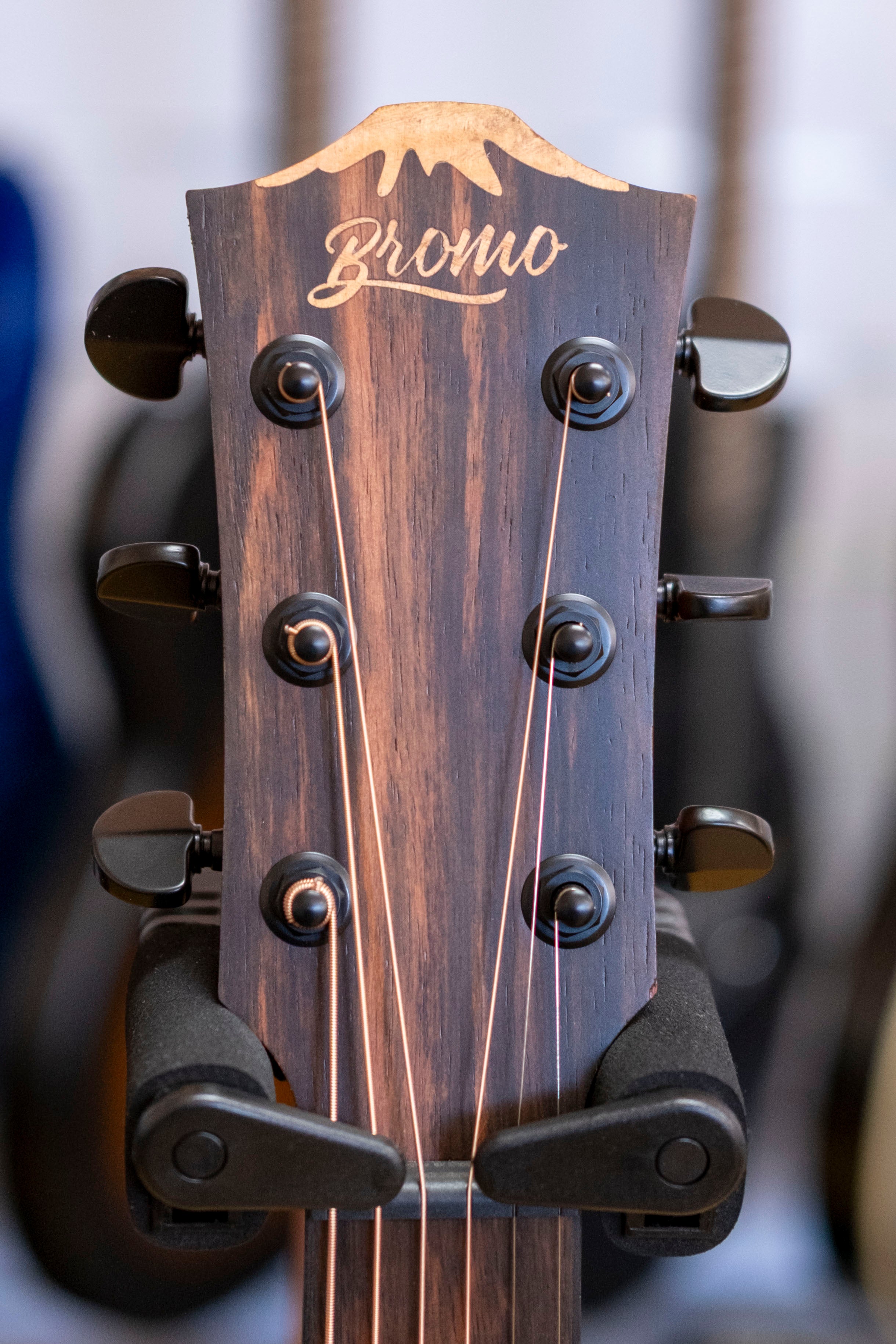 Bromo BAA2 Appalachia Series Grand Auditorium Acoustic Guitar