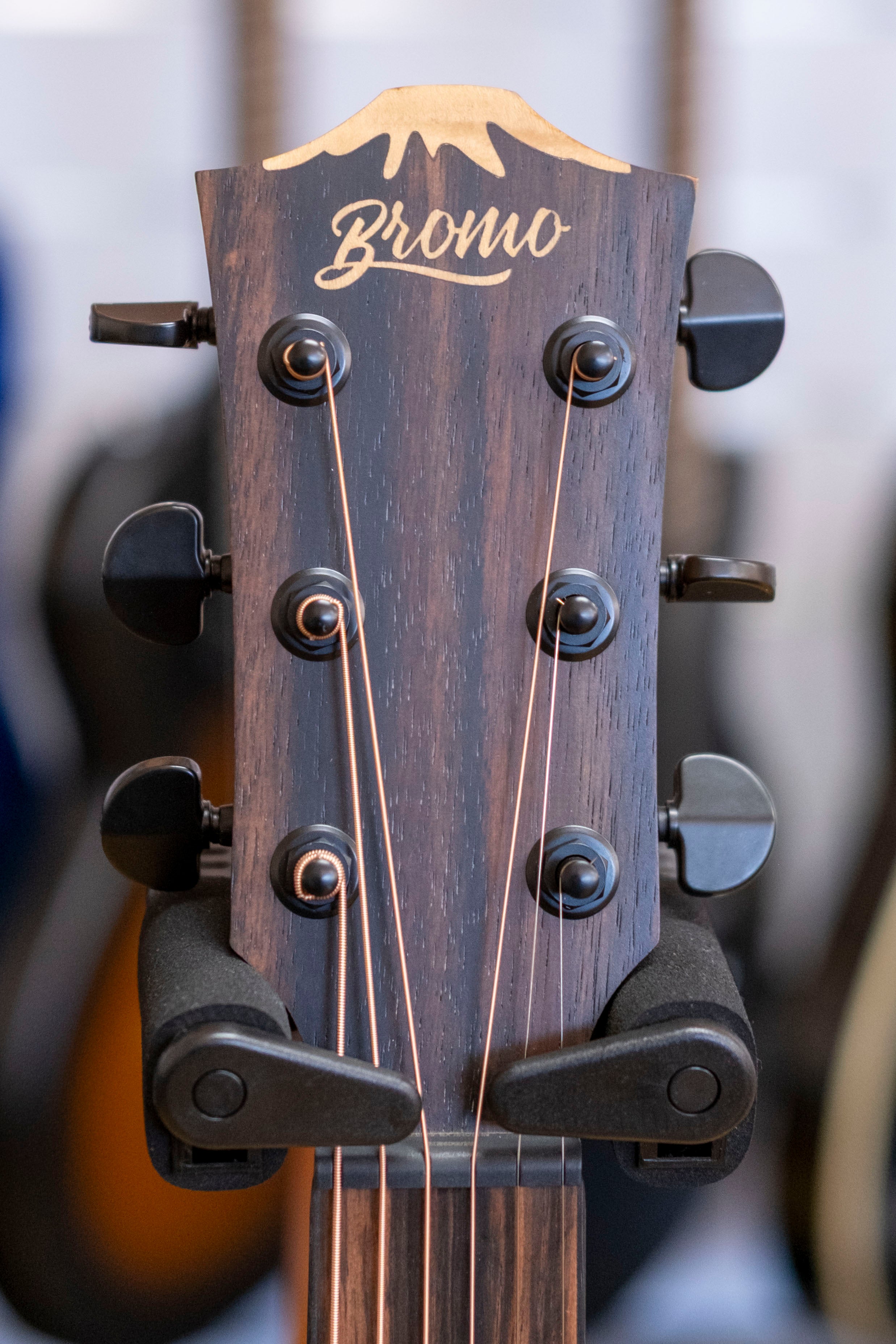 Bromo BAA2CE Appalachia Series Grand Auditorium Acoustic Electric Guitar