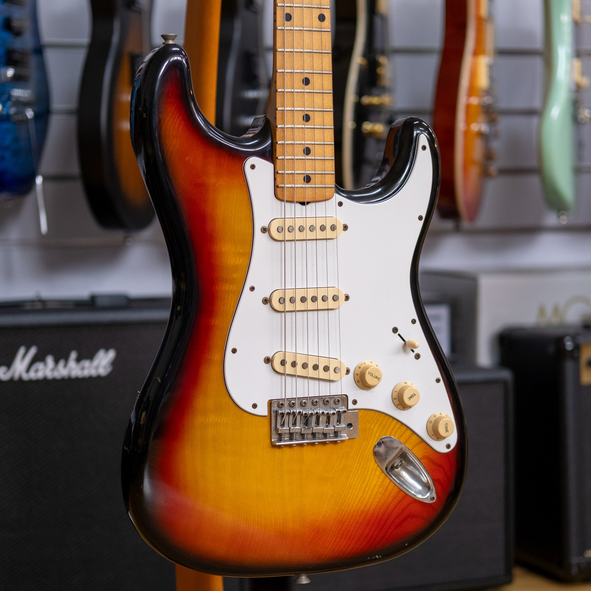 Yamaha SR-400 Super R'nroller 400 Electric Guitar (3-Tone Sunburst) (Pre-Owned, 1980 MIJ)
