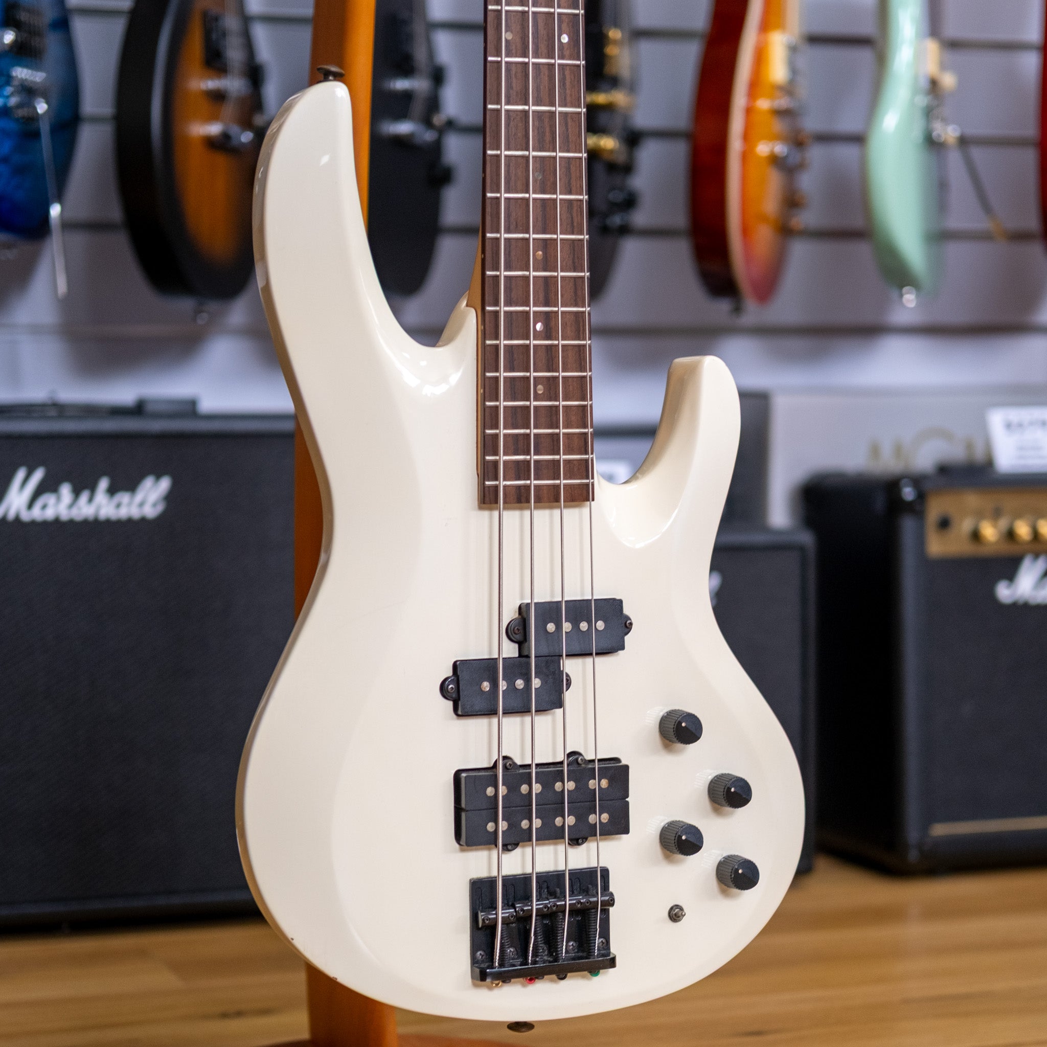 Grass Roots G-G-58B Bass Guitar (White) (Pre-Owned, MIJ)
