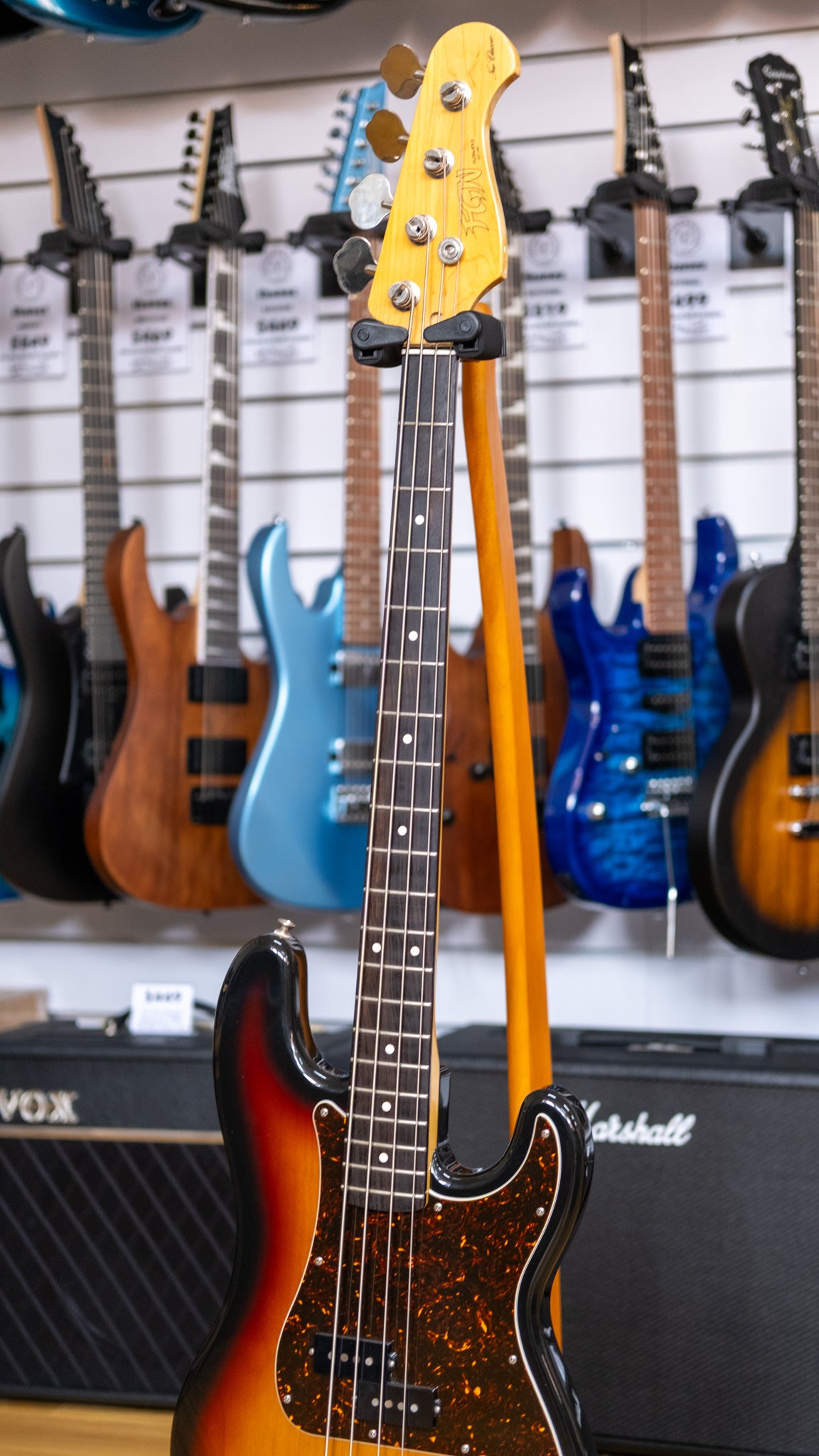FGN (Fujigen) Neo Classic P Bass Guitar (3-Tone Sunburst) (Pre-Owned,