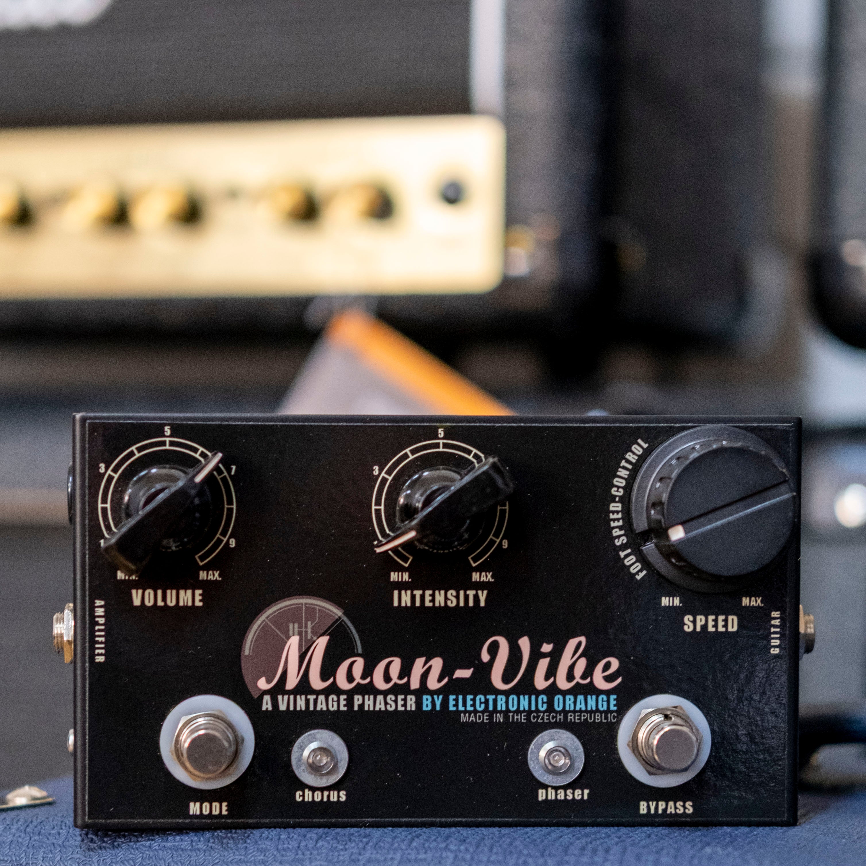 Electronic Orange Moon-Vibe Phaser Pedal (Pre-Owned)