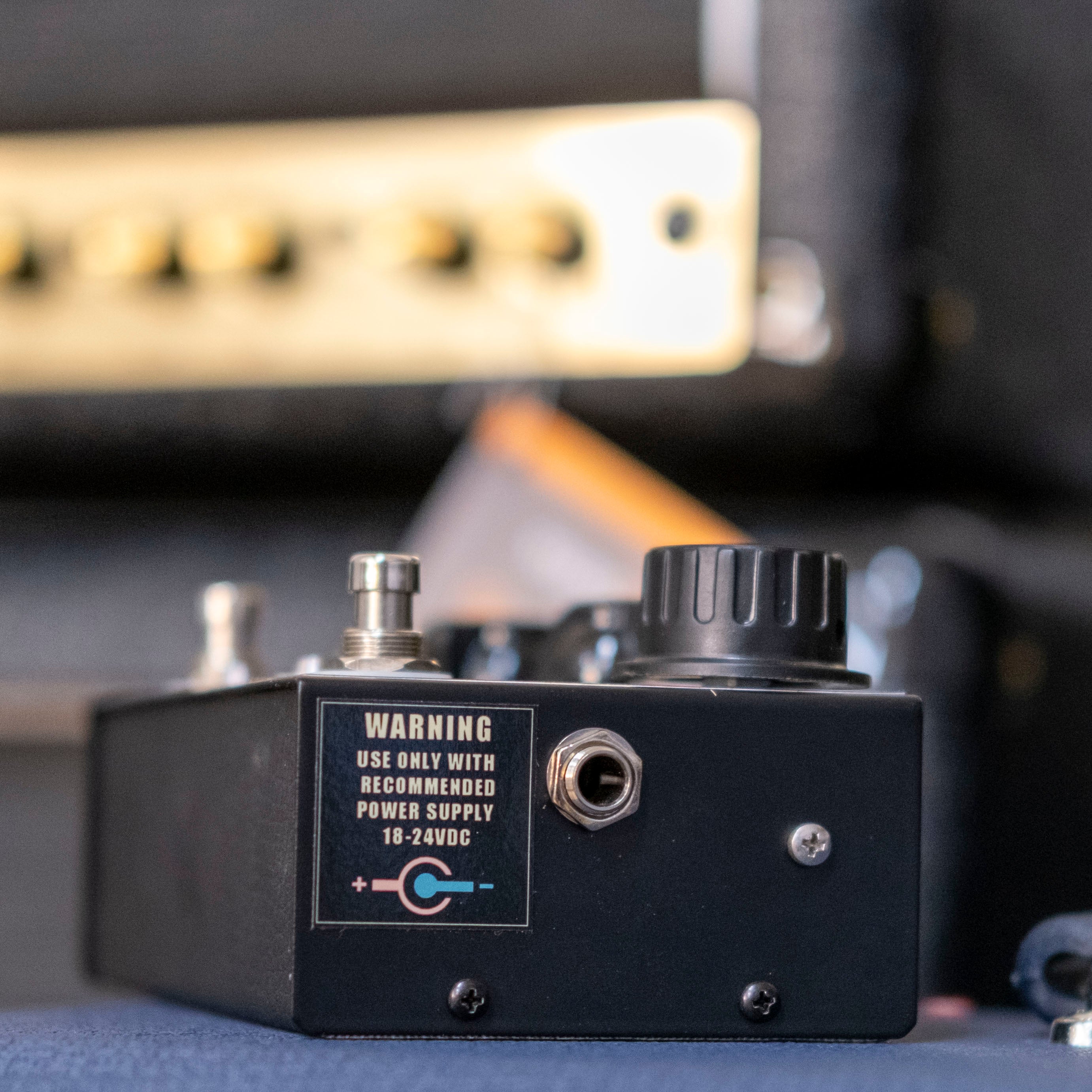 Electronic Orange Moon-Vibe Phaser Pedal (Pre-Owned)