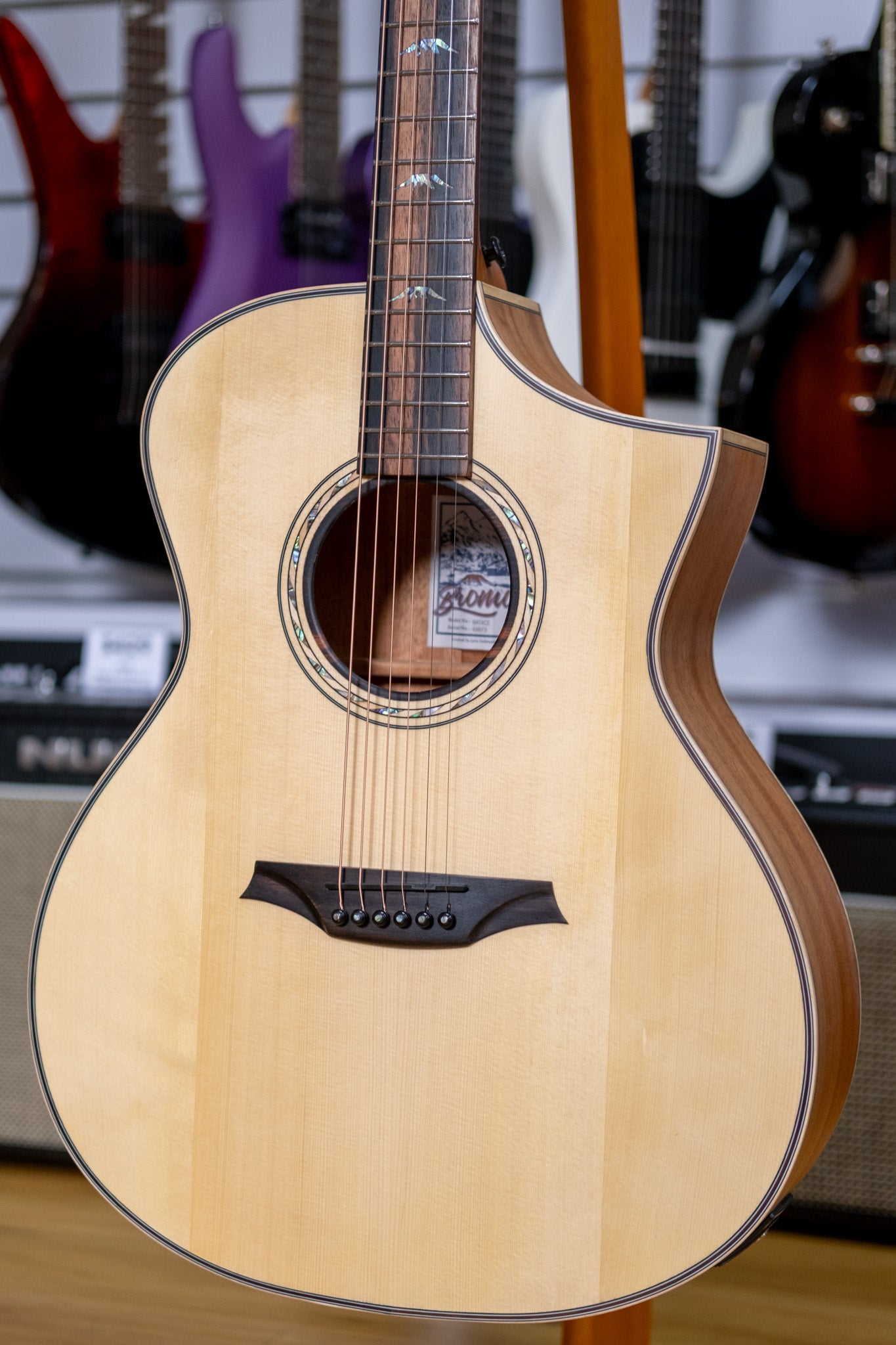 Bromo Tahoma Series Grand Auditorium Acoustic Electric Guitar (Solid Spruce Top)