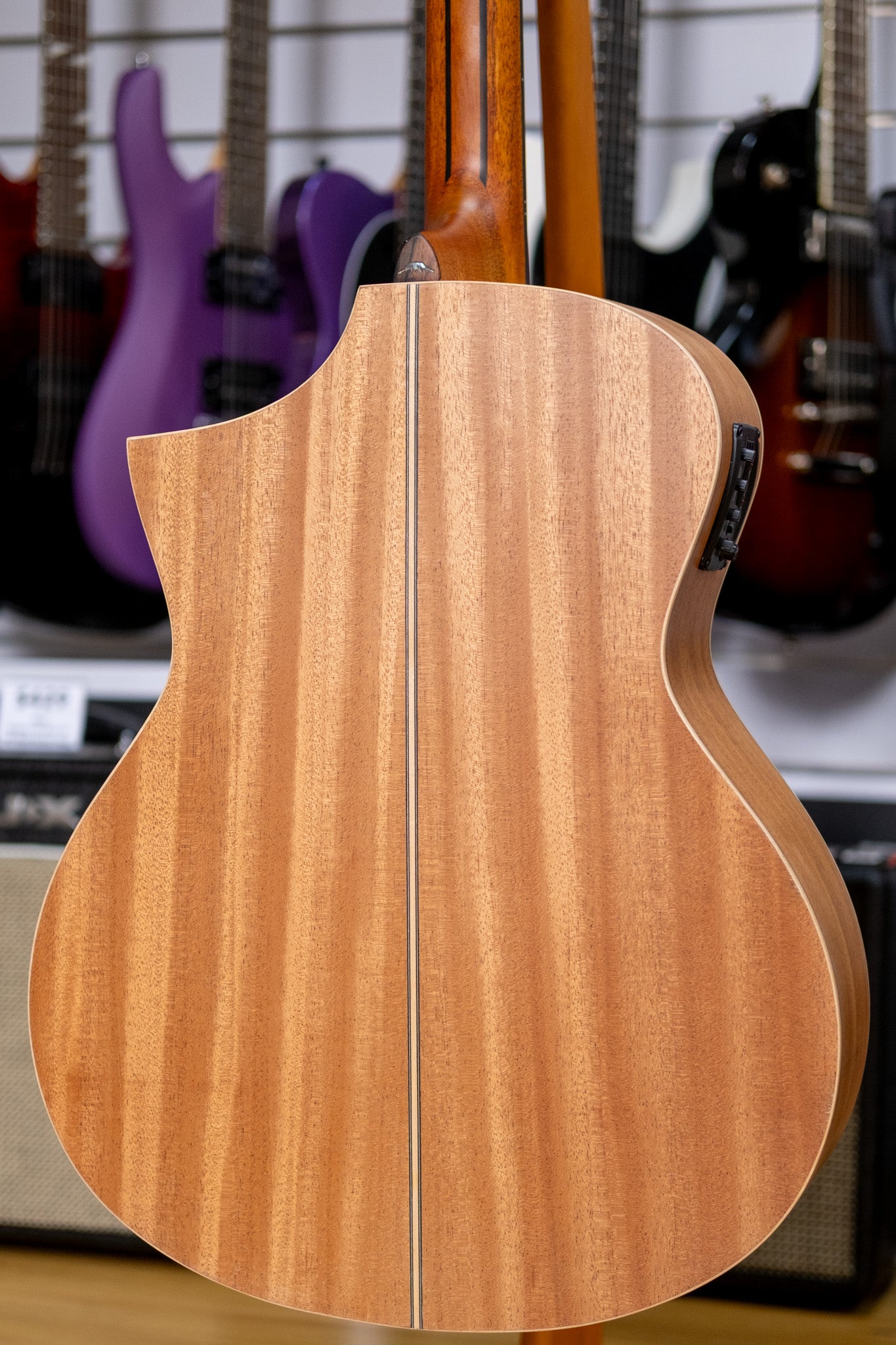 Bromo Tahoma Series Grand Auditorium Acoustic Electric Guitar (Solid Spruce Top)