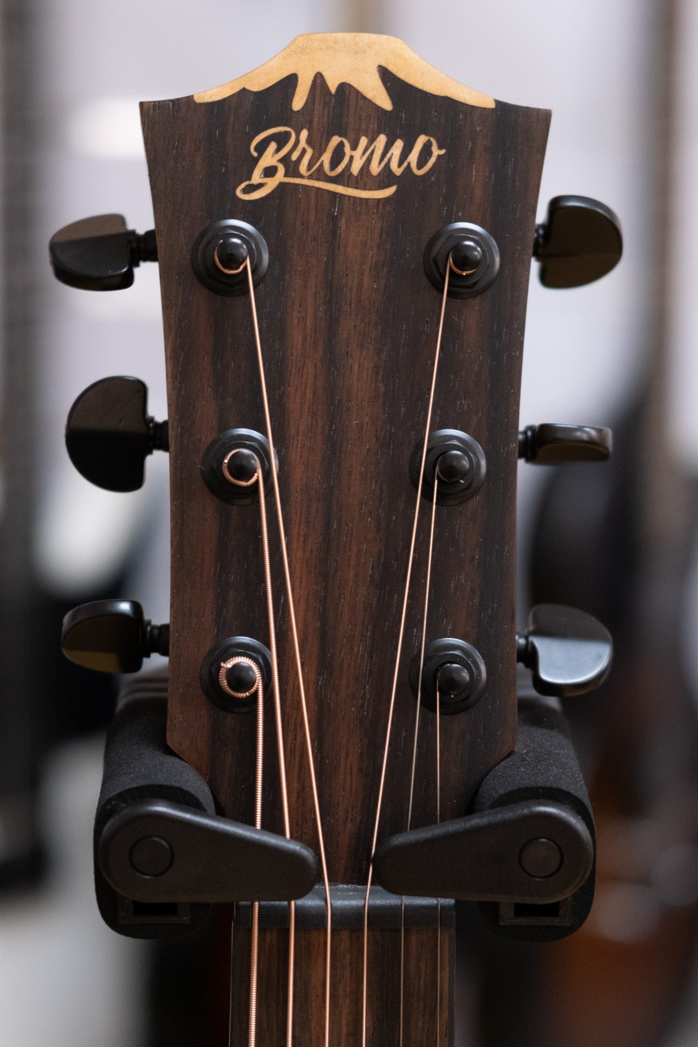 Bromo Appalachia Series Grand Auditorium Acoustic Electric Guitar