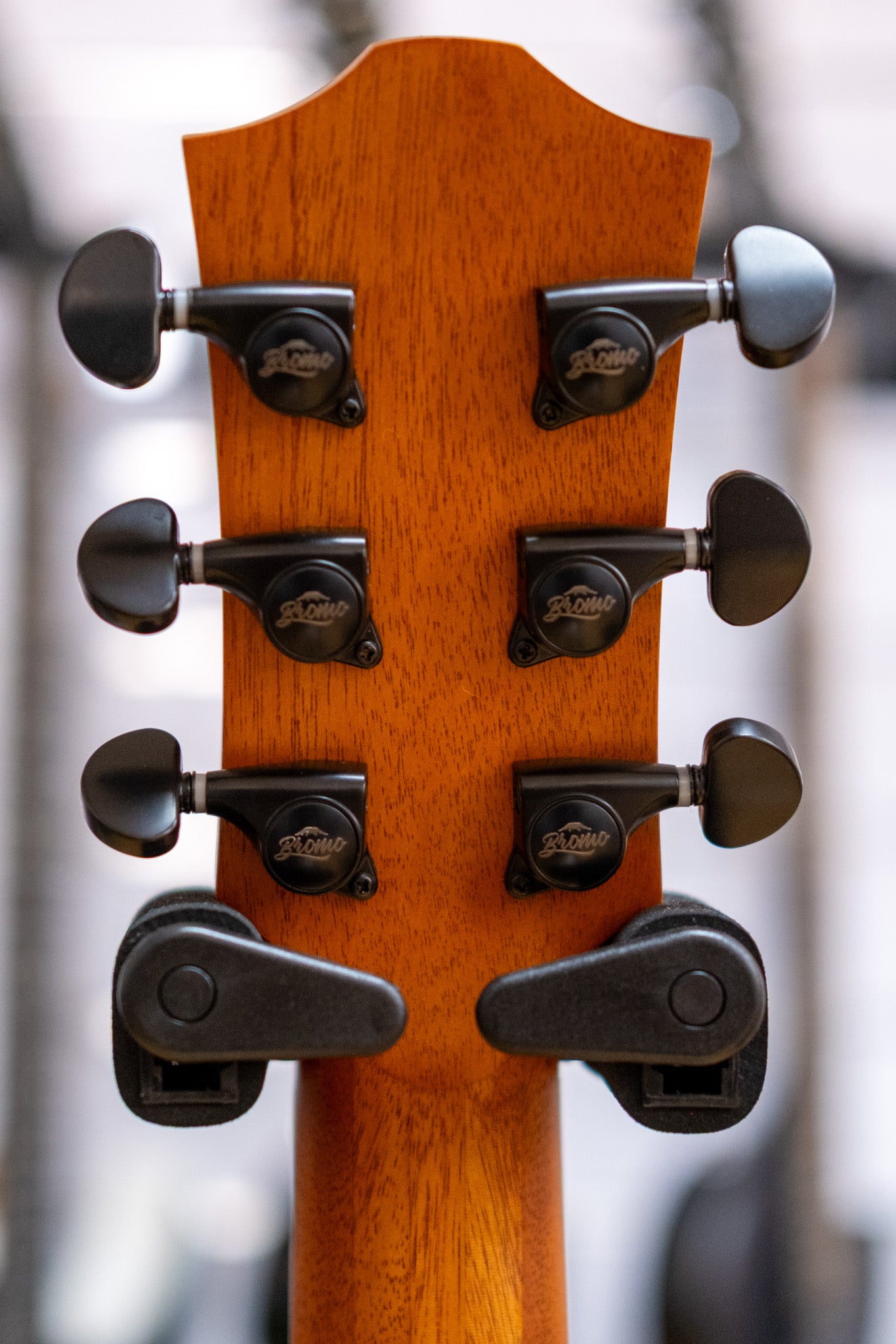 Bromo Appalachia Series Mini Jumbo Acoustic Guitar (Solid Spruce Top)