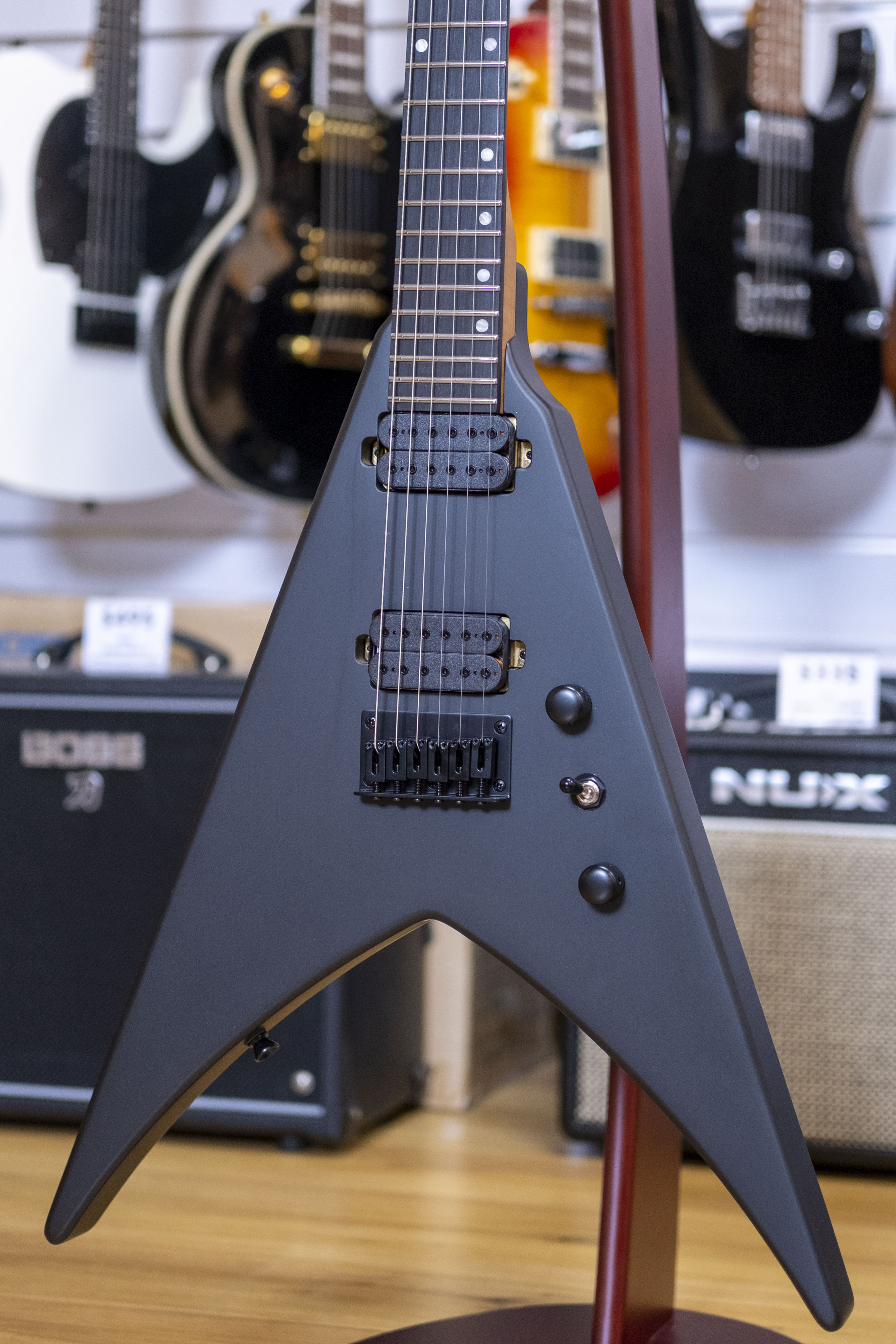 Spira V-400 Electric Guitar (Satin Black)