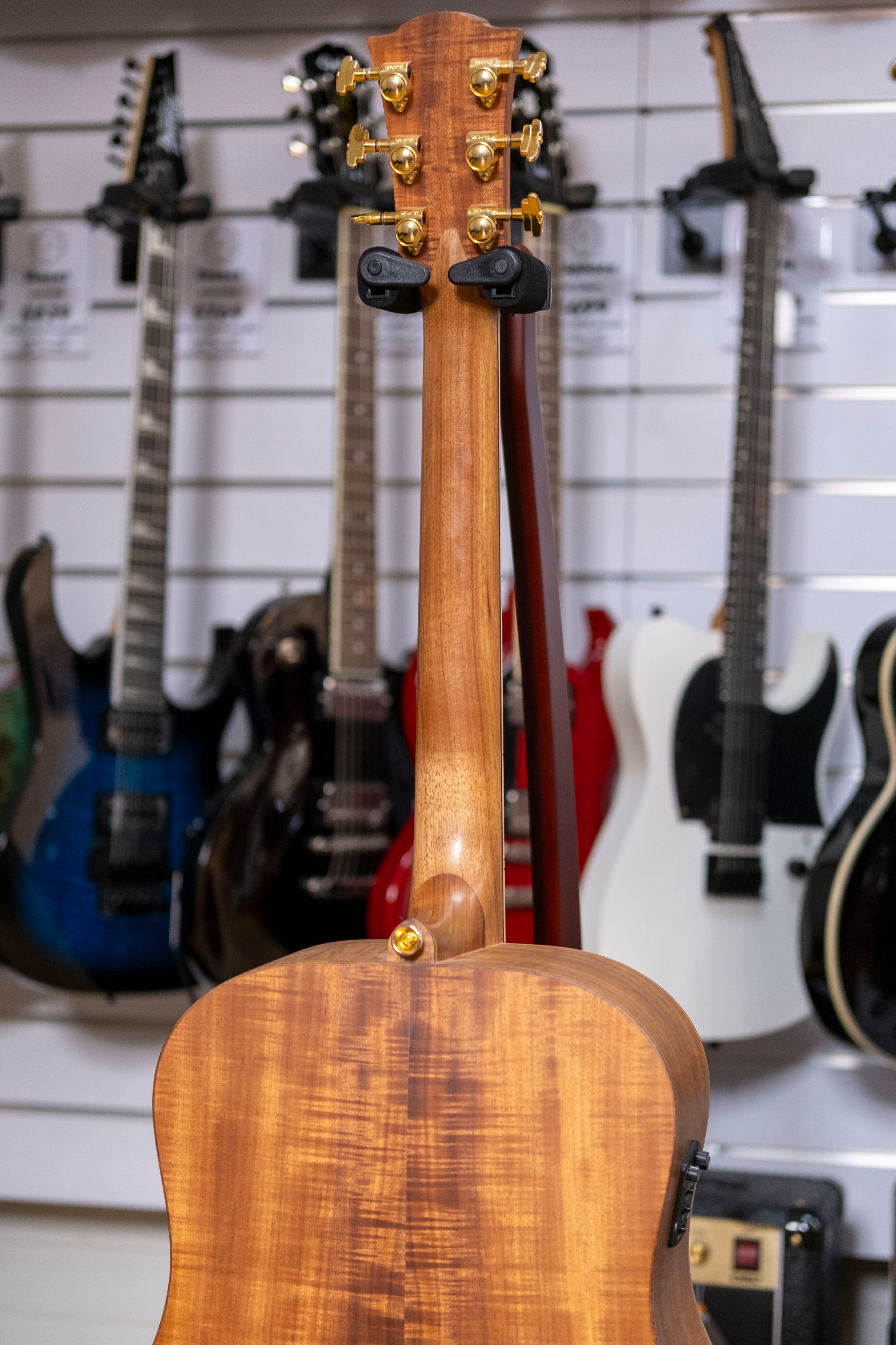 Cole Clark Master Grade Dreadnought Acoustic Electric Guitar with Hardcase (Huon Pine/Blackwood) (Pre-Owned, 2023)