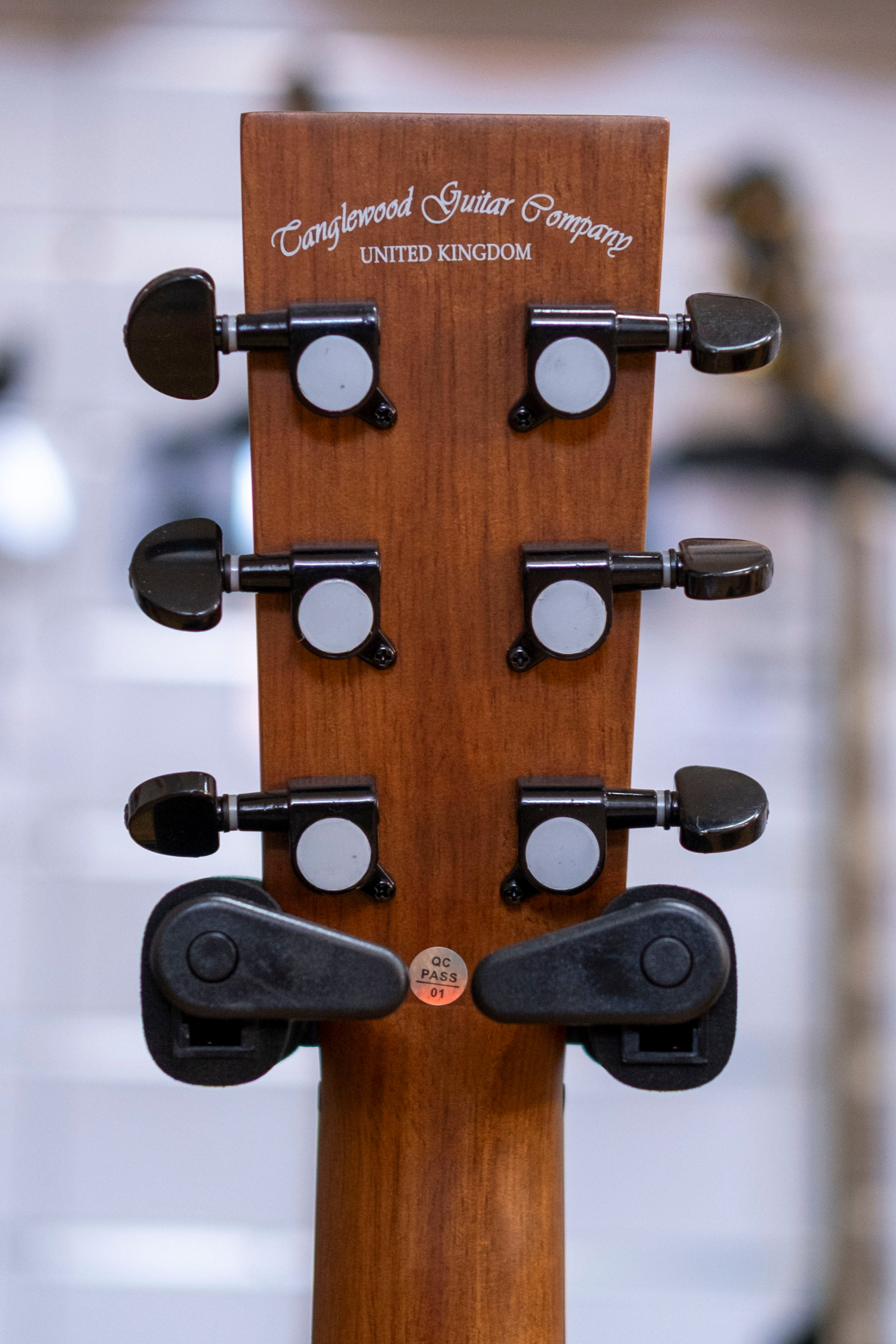 Tanglewood Strada Dreadnought Acoustic Electric Guitar (Spruce/Mahogany)