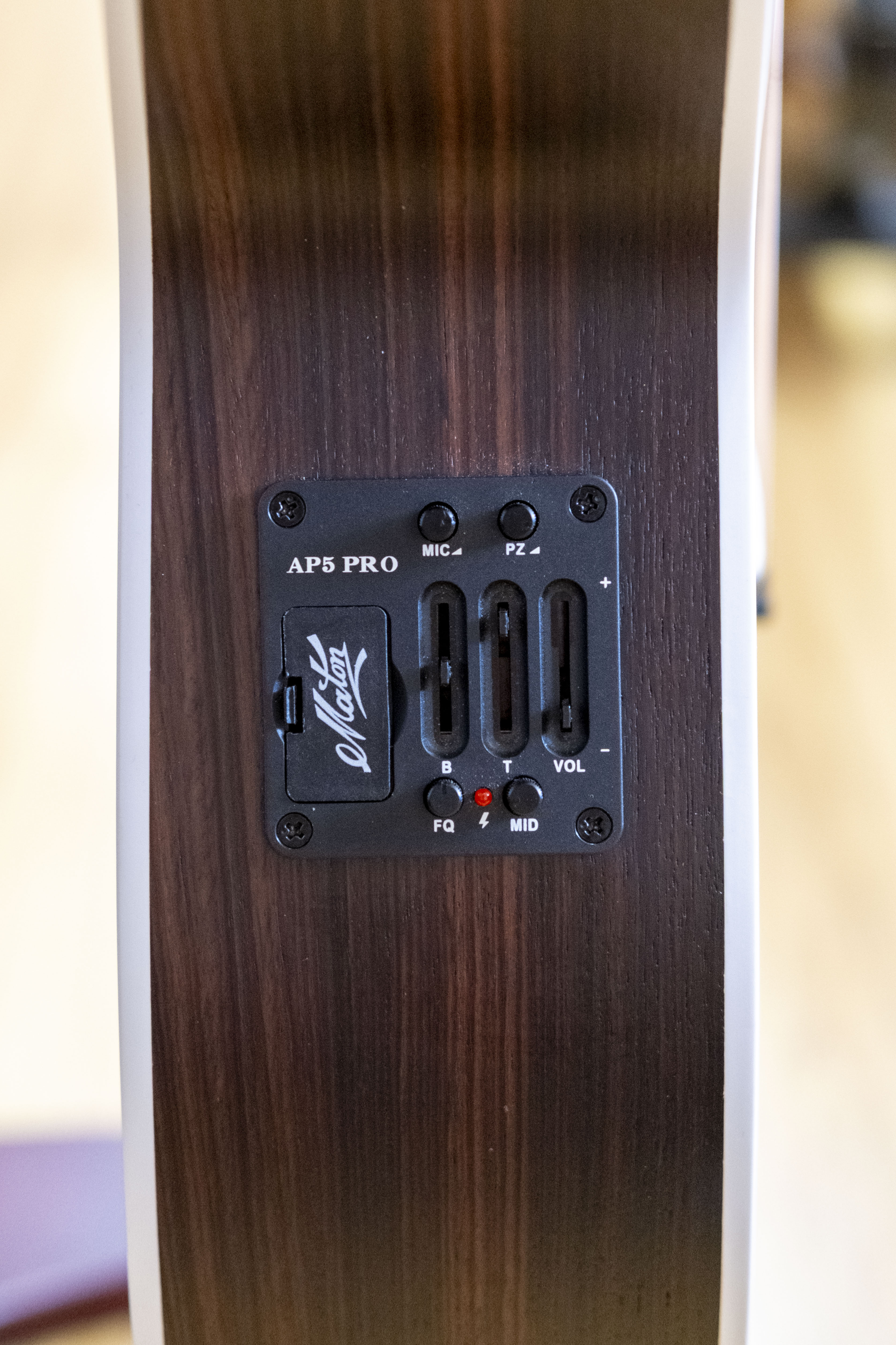 Maton ER90 Traditional Acoustic Electric Guitar with Hardcase (Pre-Owned)