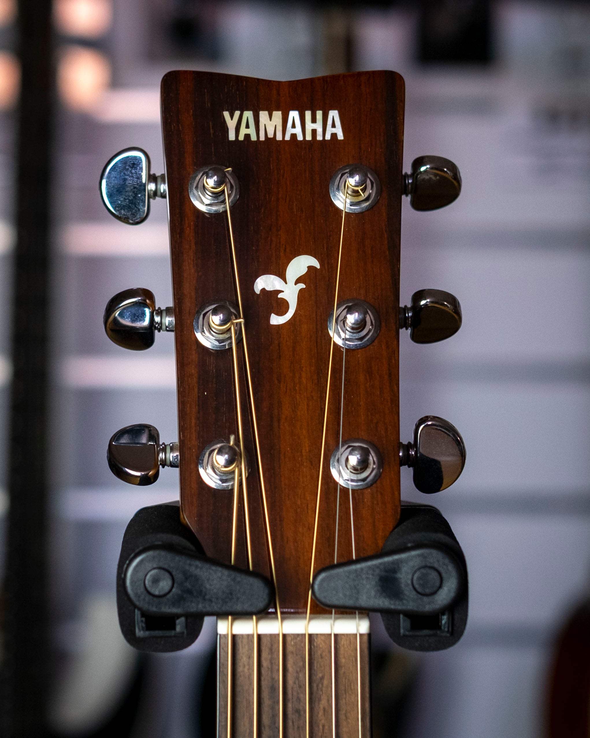 Yamaha FG-700S Folk Acoustic Guitar with Hardcase (Solid Spruce Top) (Pre-Owned)
