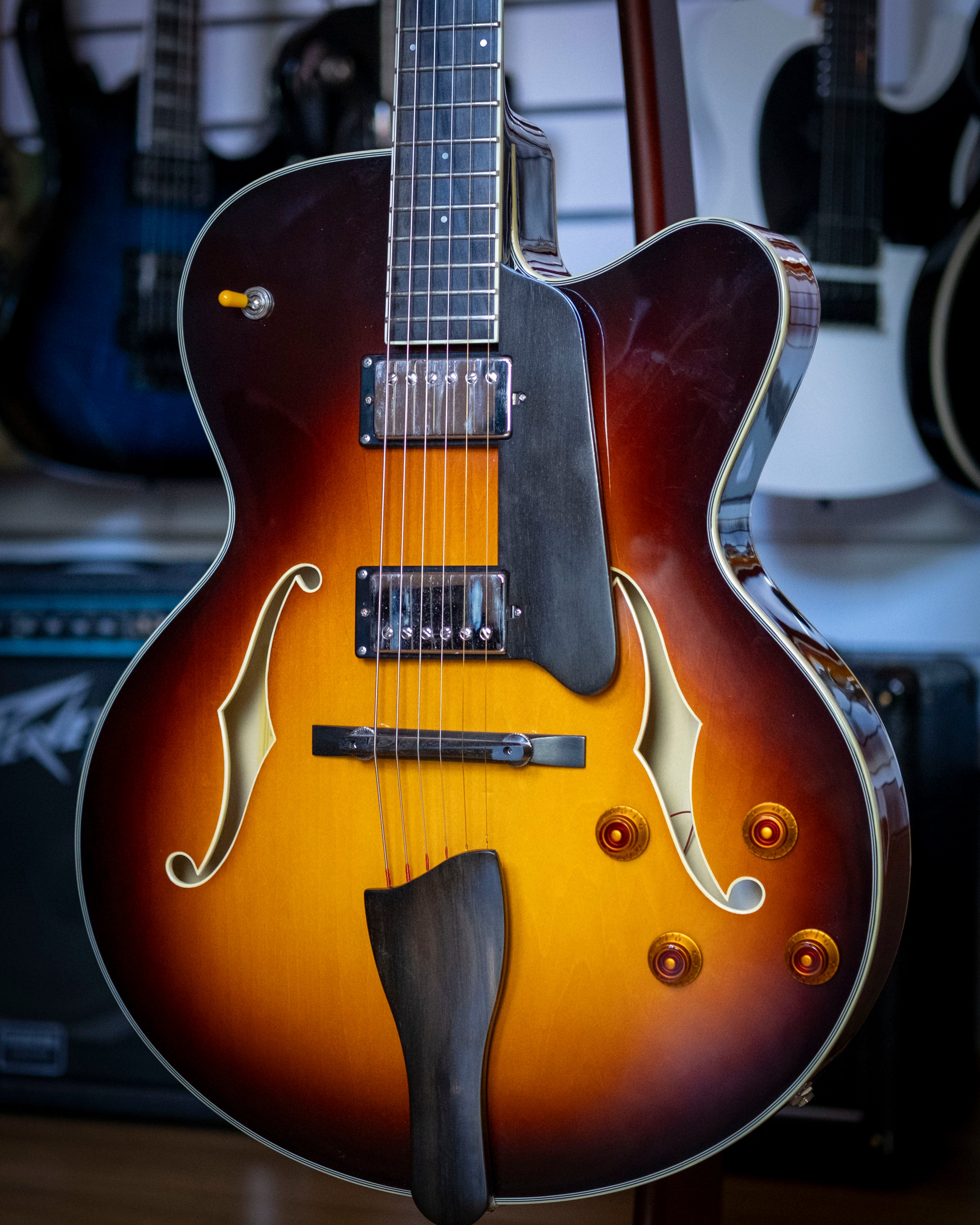 Eastman AR403CED Classic Archtop Electric Guitar with Hardcase (Pre-Owned, 2021)