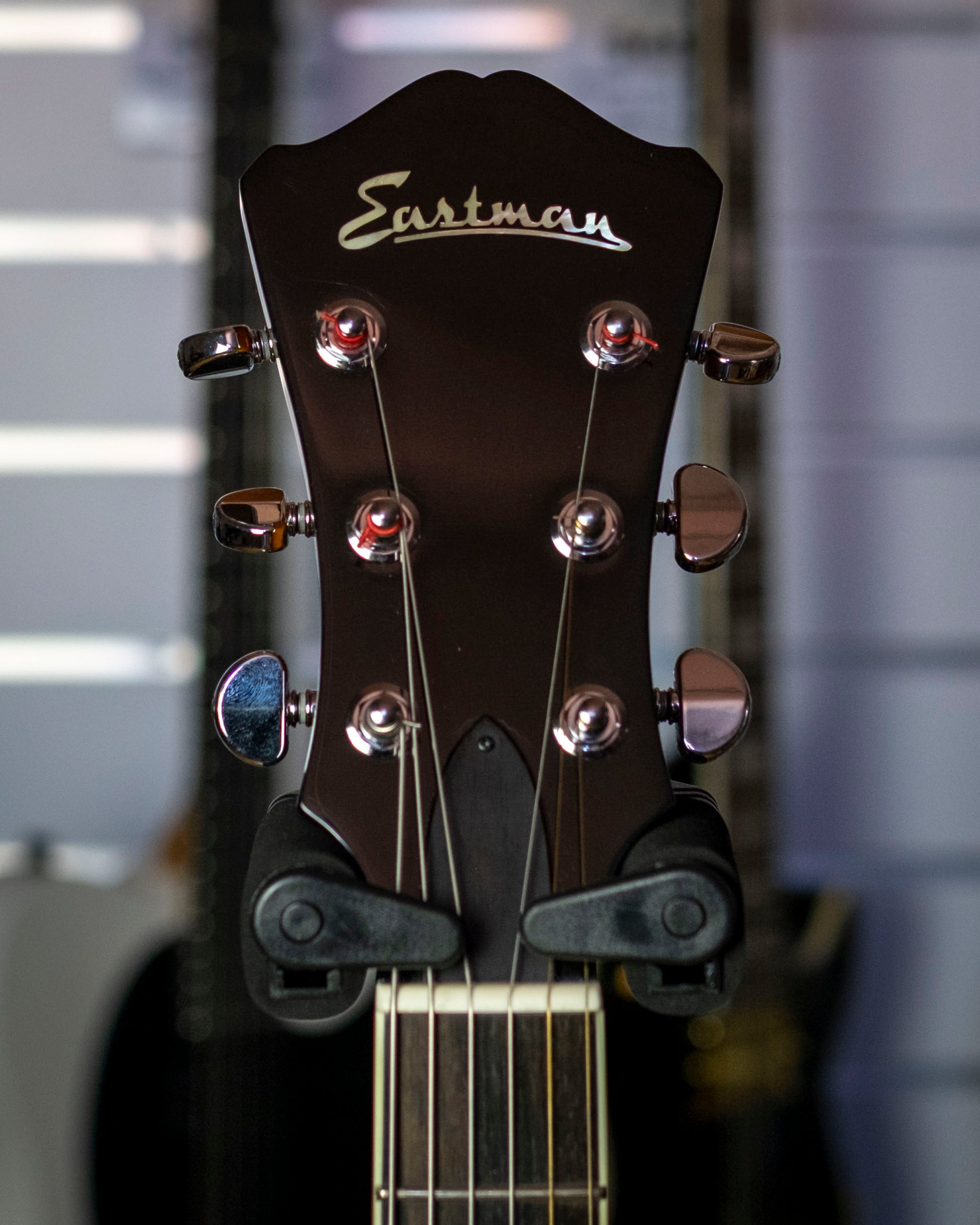 Eastman AR403CED Classic Archtop Electric Guitar with Hardcase (Pre-Owned, 2021)