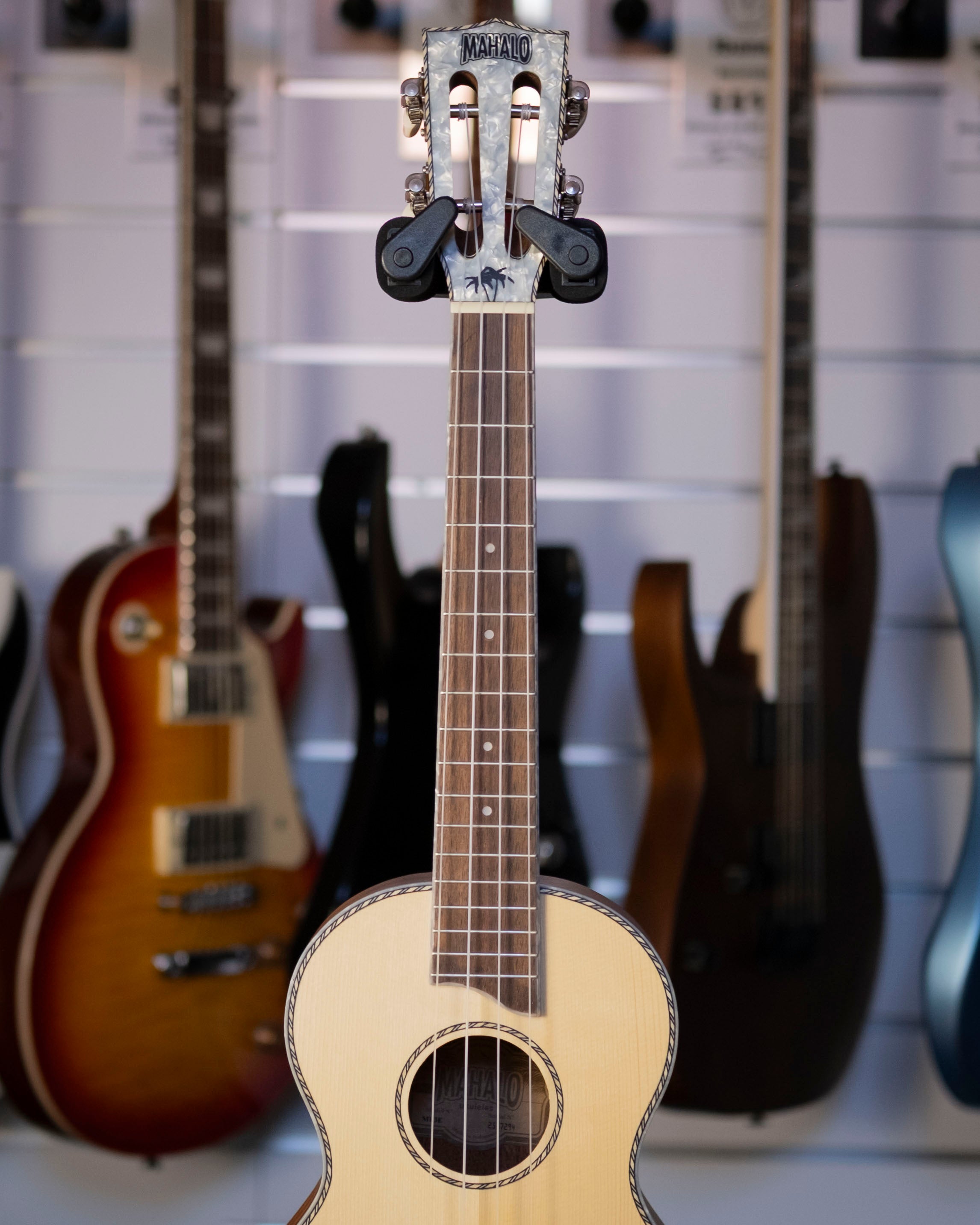 Mahalo Pearl Series Electric Tenor Ukulele with Bag (Solid Spruce Top)