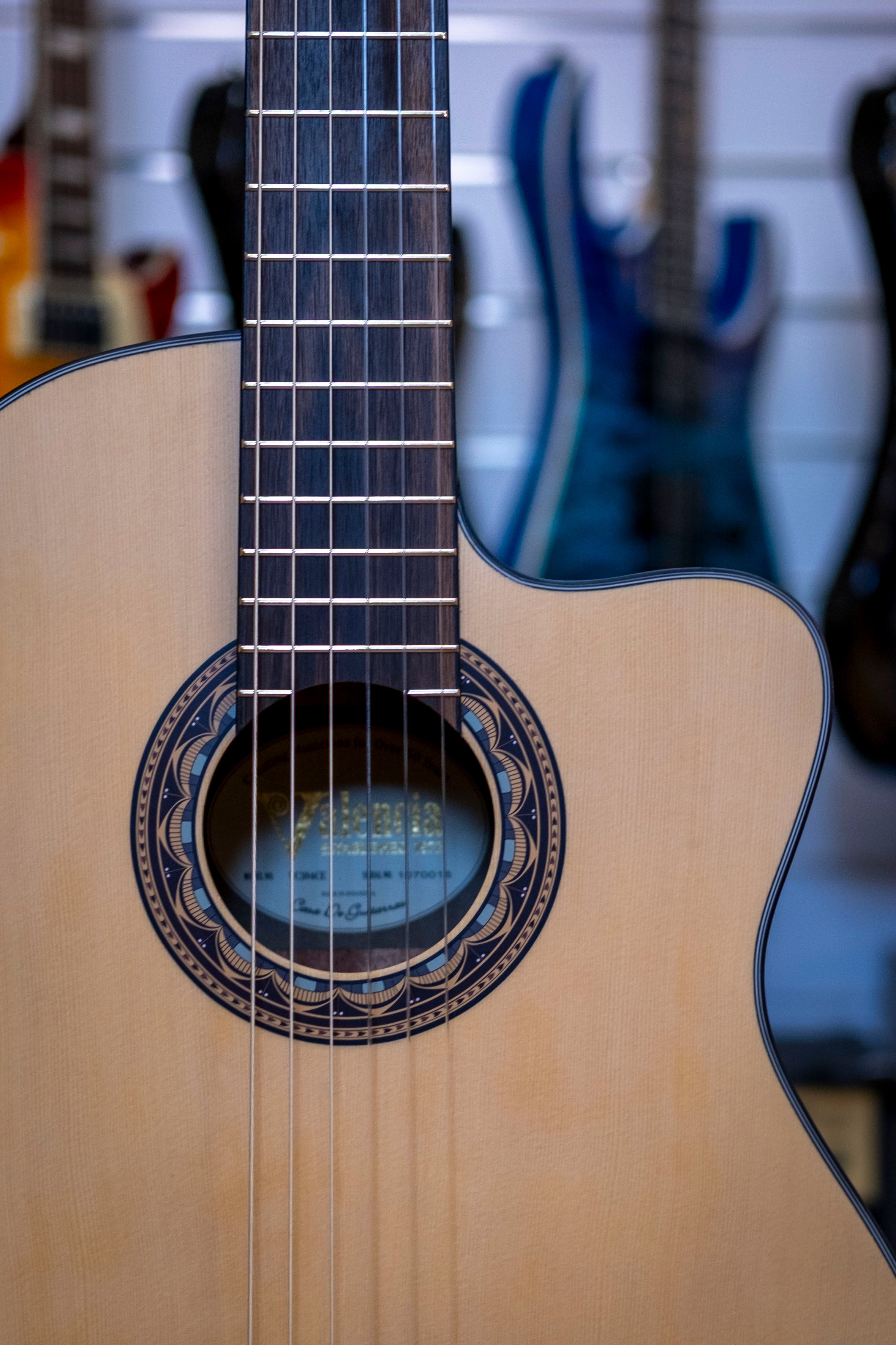 Valencia 300 Series Electric Nylon Classical Guitar (Natural Satin)