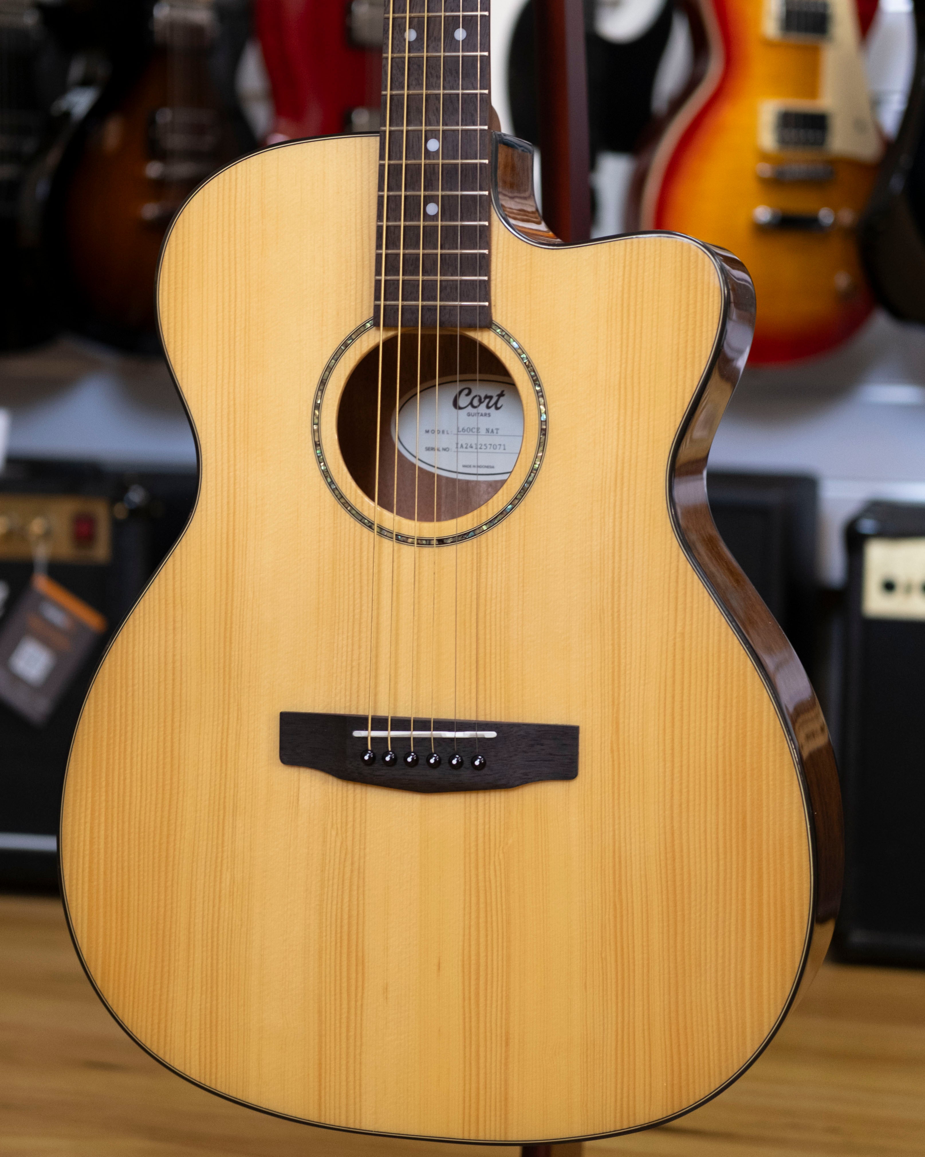 Cort Luce Series OM Acoustic Electric Guitar (Solid Spruce)
